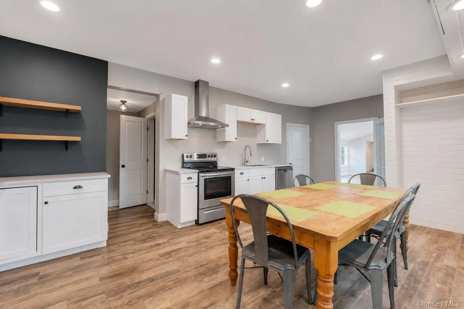 55 Riverview Court, Islip, NY, 4 Bedrooms Bedrooms, 10 Rooms Rooms,4 BathroomsBathrooms,Residential,For Rent,Riverview,0,KEY1018752 55 Riverview Court, Islip, NY, 4 Bedrooms Bedrooms, 10 Rooms Rooms,4 BathroomsBathrooms,Residential,For Rent,Riverview,0,KEY1018752
