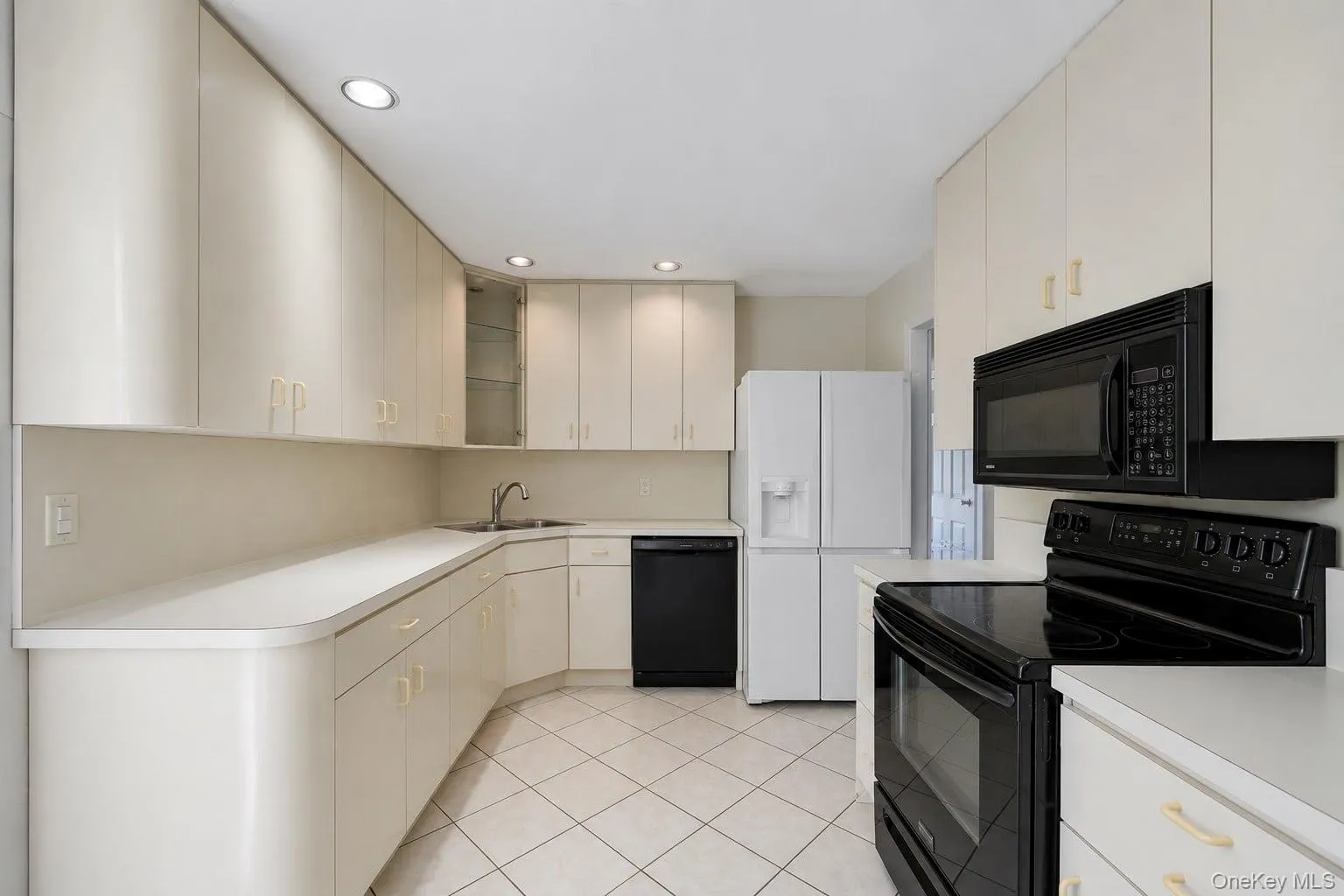 55 Riverview Court, Islip, NY, 4 Bedrooms Bedrooms, 10 Rooms Rooms,4 BathroomsBathrooms,Residential,For Rent,Riverview,0,KEY1018752 55 Riverview Court, Islip, NY, 4 Bedrooms Bedrooms, 10 Rooms Rooms,4 BathroomsBathrooms,Residential,For Rent,Riverview,0,KEY1018752
