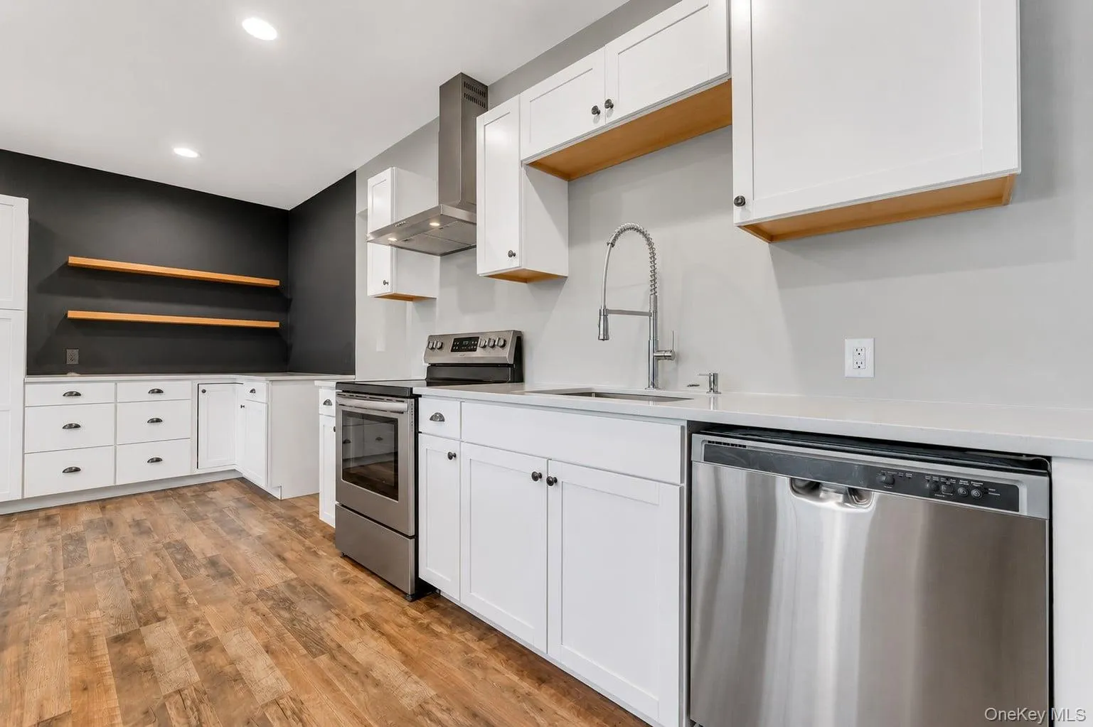 55 Riverview Court, Islip, NY, 4 Bedrooms Bedrooms, 10 Rooms Rooms,4 BathroomsBathrooms,Residential,For Rent,Riverview,0,KEY1018752 55 Riverview Court, Islip, NY, 4 Bedrooms Bedrooms, 10 Rooms Rooms,4 BathroomsBathrooms,Residential,For Rent,Riverview,0,KEY1018752