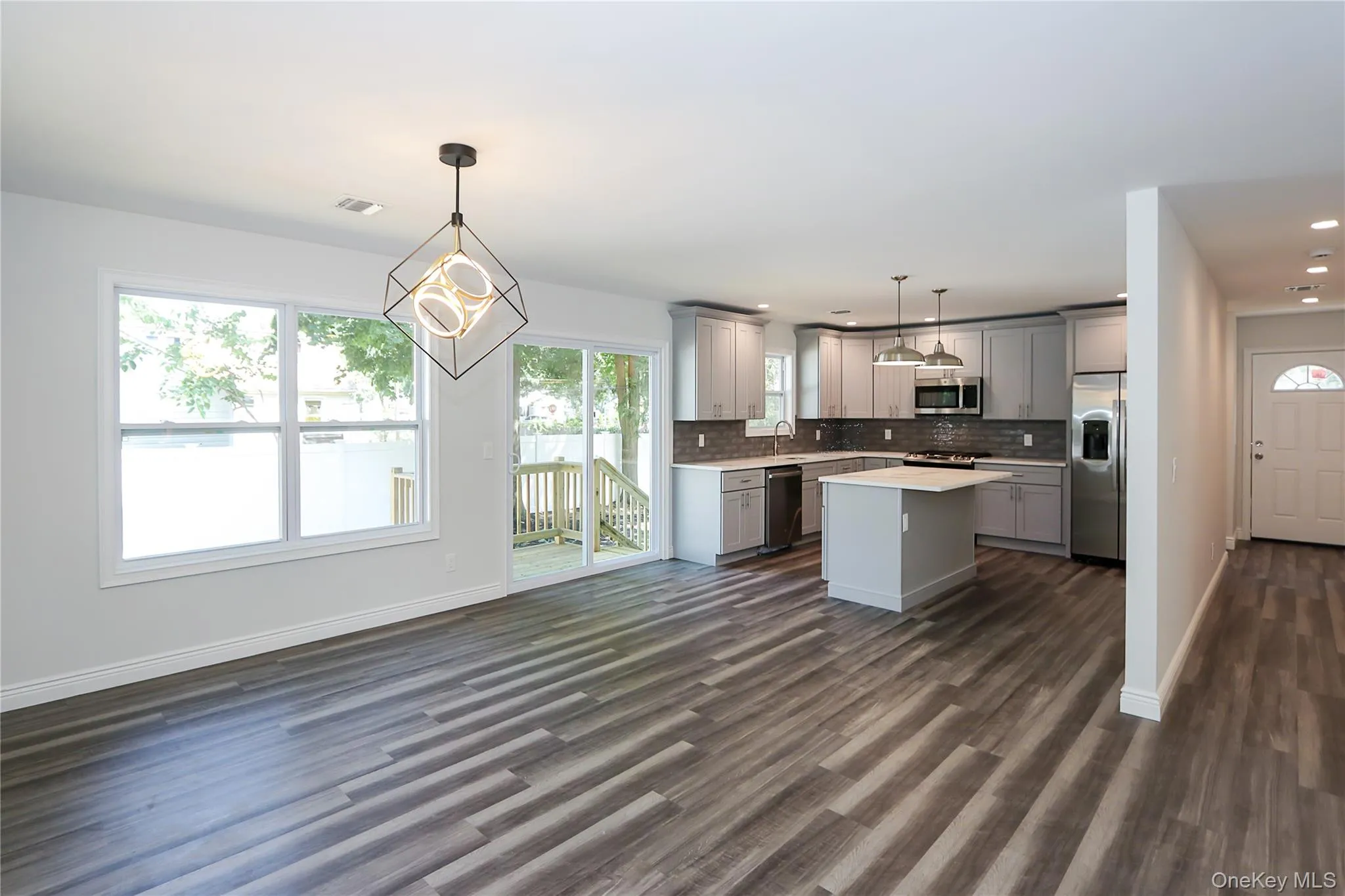 245 New Avenue, Babylon, NY, 3 Bedrooms Bedrooms, 6 Rooms Rooms,3 BathroomsBathrooms,Residential,For Rent,New,0,1018758 245 New Avenue, Babylon, NY, 3 Bedrooms Bedrooms, 6 Rooms Rooms,3 BathroomsBathrooms,Residential,For Rent,New,0,1018758