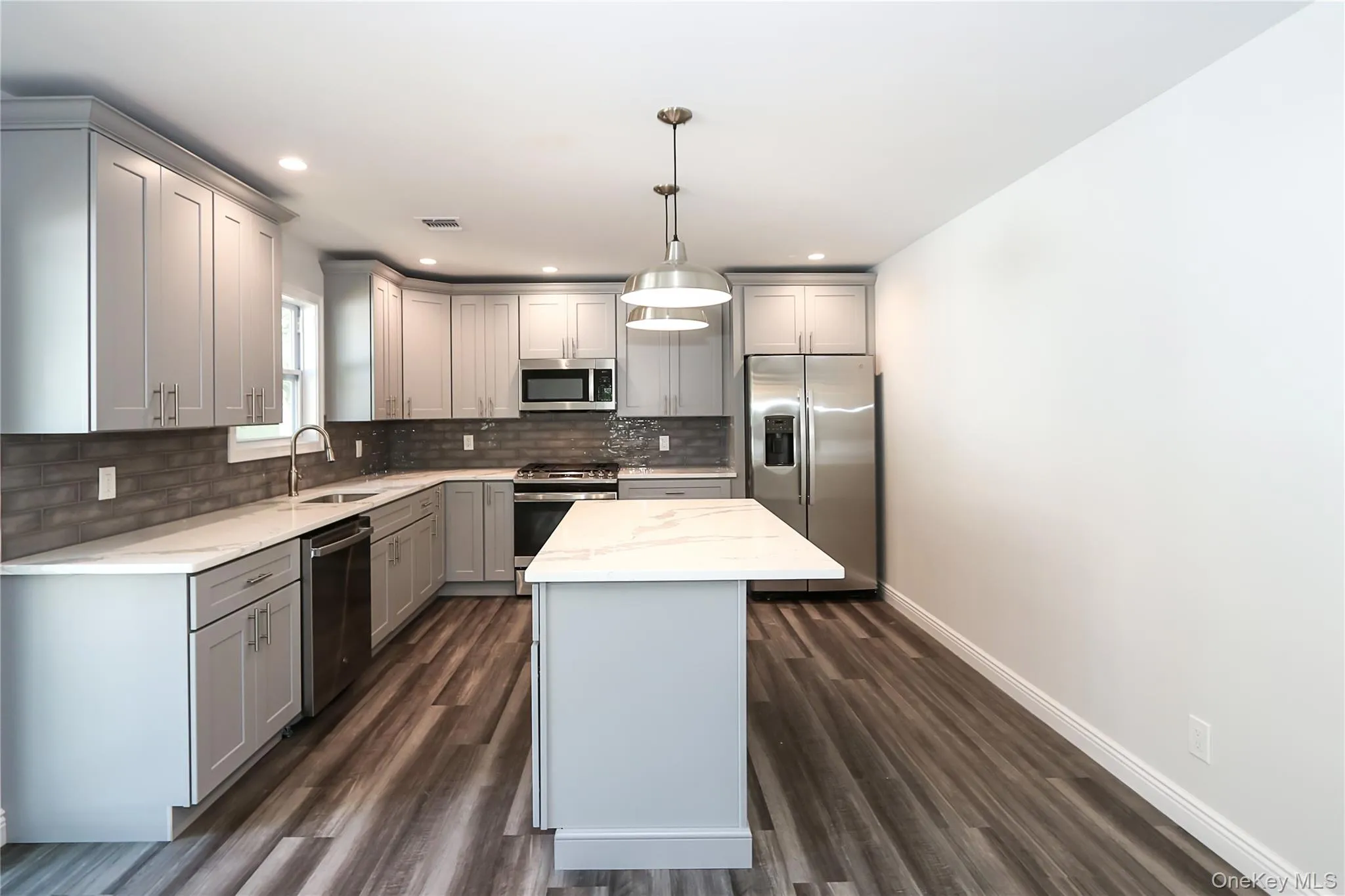 245 New Avenue, Babylon, NY, 3 Bedrooms Bedrooms, 6 Rooms Rooms,3 BathroomsBathrooms,Residential,For Rent,New,0,1018758 245 New Avenue, Babylon, NY, 3 Bedrooms Bedrooms, 6 Rooms Rooms,3 BathroomsBathrooms,Residential,For Rent,New,0,1018758