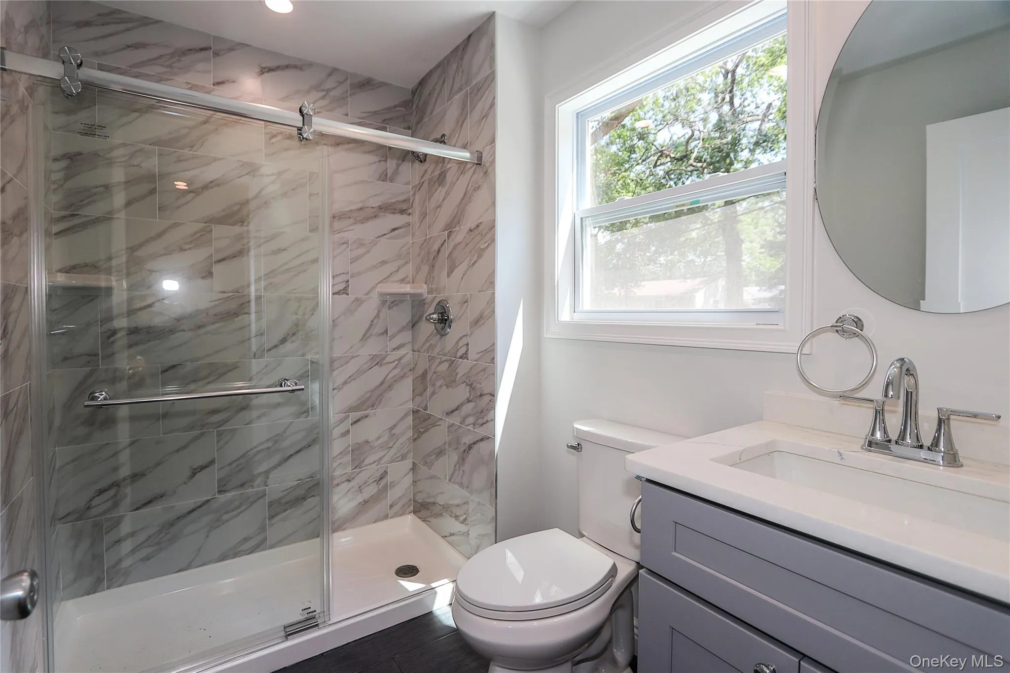 Main Floor Full Bath Main Floor Full Bath