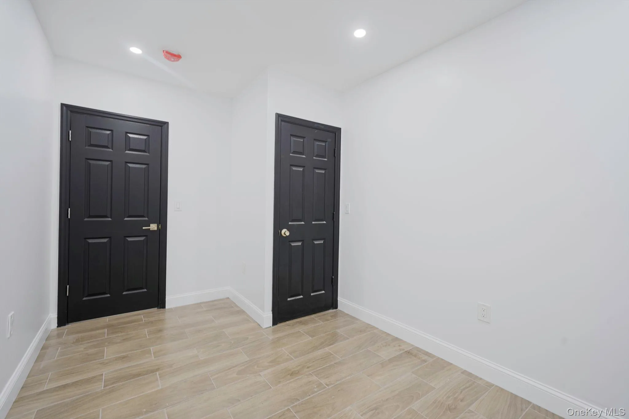 2775 Pond Place, New York, NY, 2 Bedrooms Bedrooms, 3 Rooms Rooms,1 BathroomBathrooms,Residential Lease,For Rent,Pond,0,KEY1018759 2775 Pond Place, New York, NY, 2 Bedrooms Bedrooms, 3 Rooms Rooms,1 BathroomBathrooms,Residential Lease,For Rent,Pond,0,KEY1018759