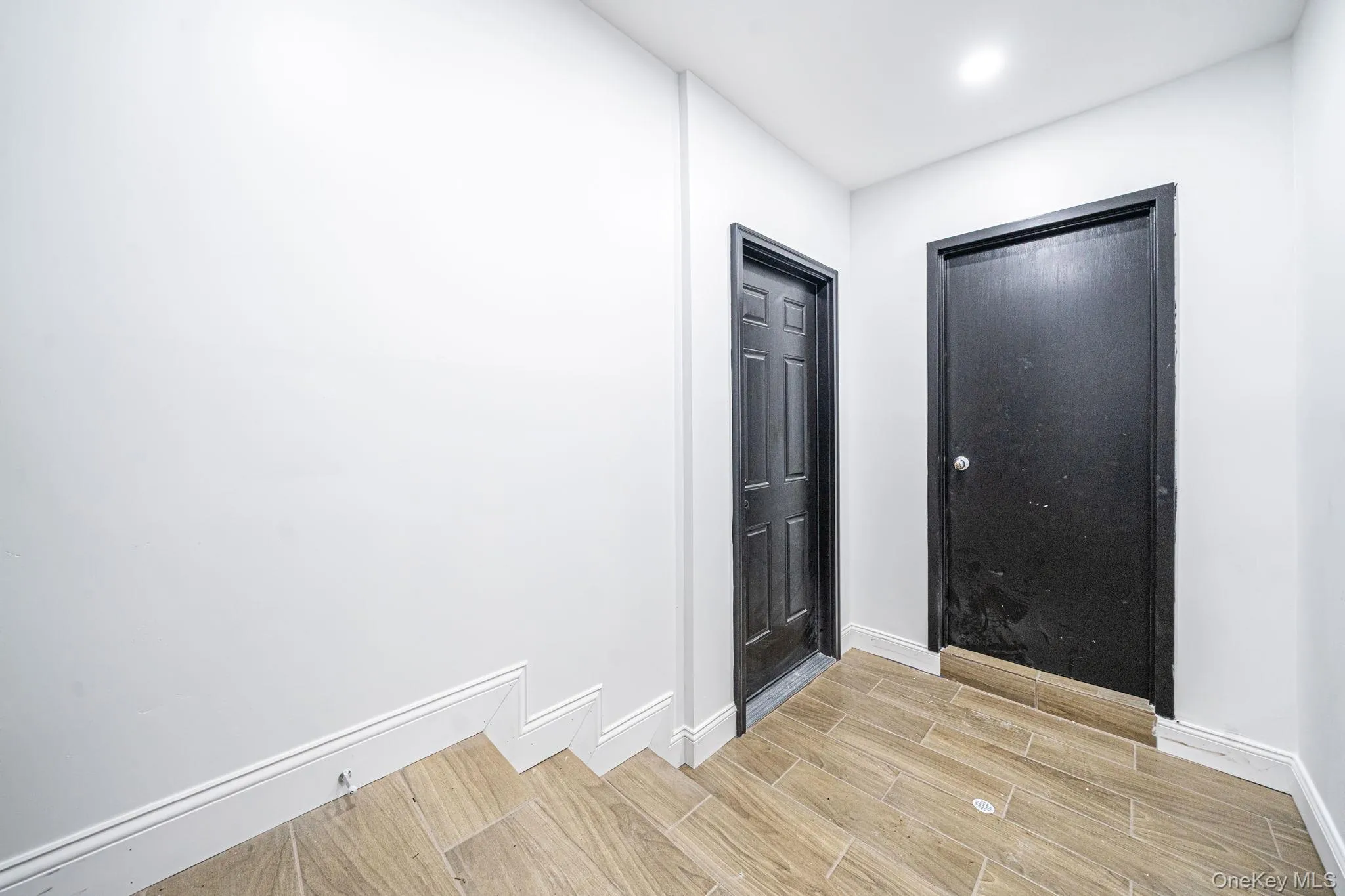 2775 Pond Place, New York, NY, 2 Bedrooms Bedrooms, 3 Rooms Rooms,1 BathroomBathrooms,Residential Lease,For Rent,Pond,0,KEY1018759 2775 Pond Place, New York, NY, 2 Bedrooms Bedrooms, 3 Rooms Rooms,1 BathroomBathrooms,Residential Lease,For Rent,Pond,0,KEY1018759