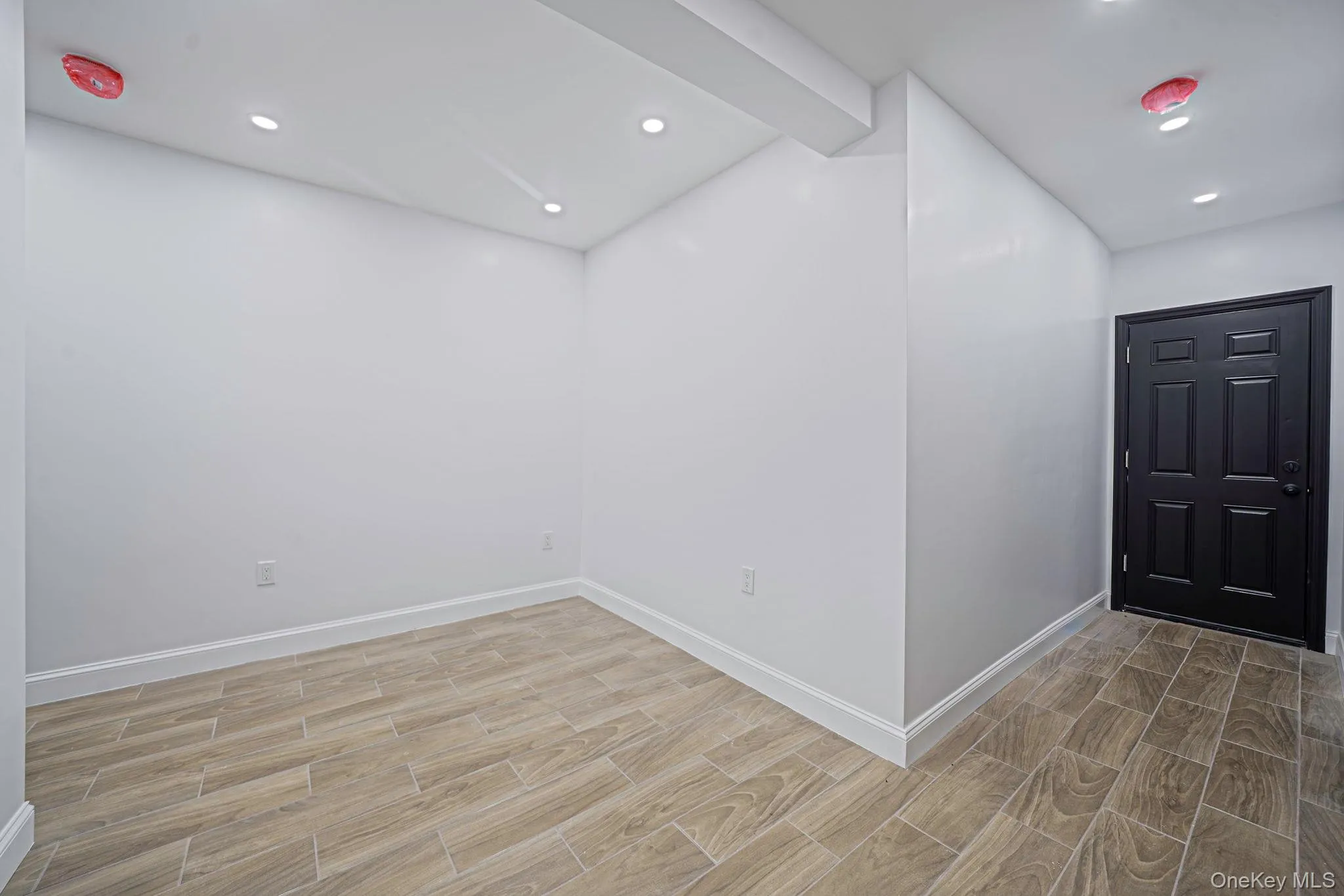 2775 Pond Place, New York, NY, 2 Bedrooms Bedrooms, 3 Rooms Rooms,1 BathroomBathrooms,Residential Lease,For Rent,Pond,0,KEY1018759 2775 Pond Place, New York, NY, 2 Bedrooms Bedrooms, 3 Rooms Rooms,1 BathroomBathrooms,Residential Lease,For Rent,Pond,0,KEY1018759
