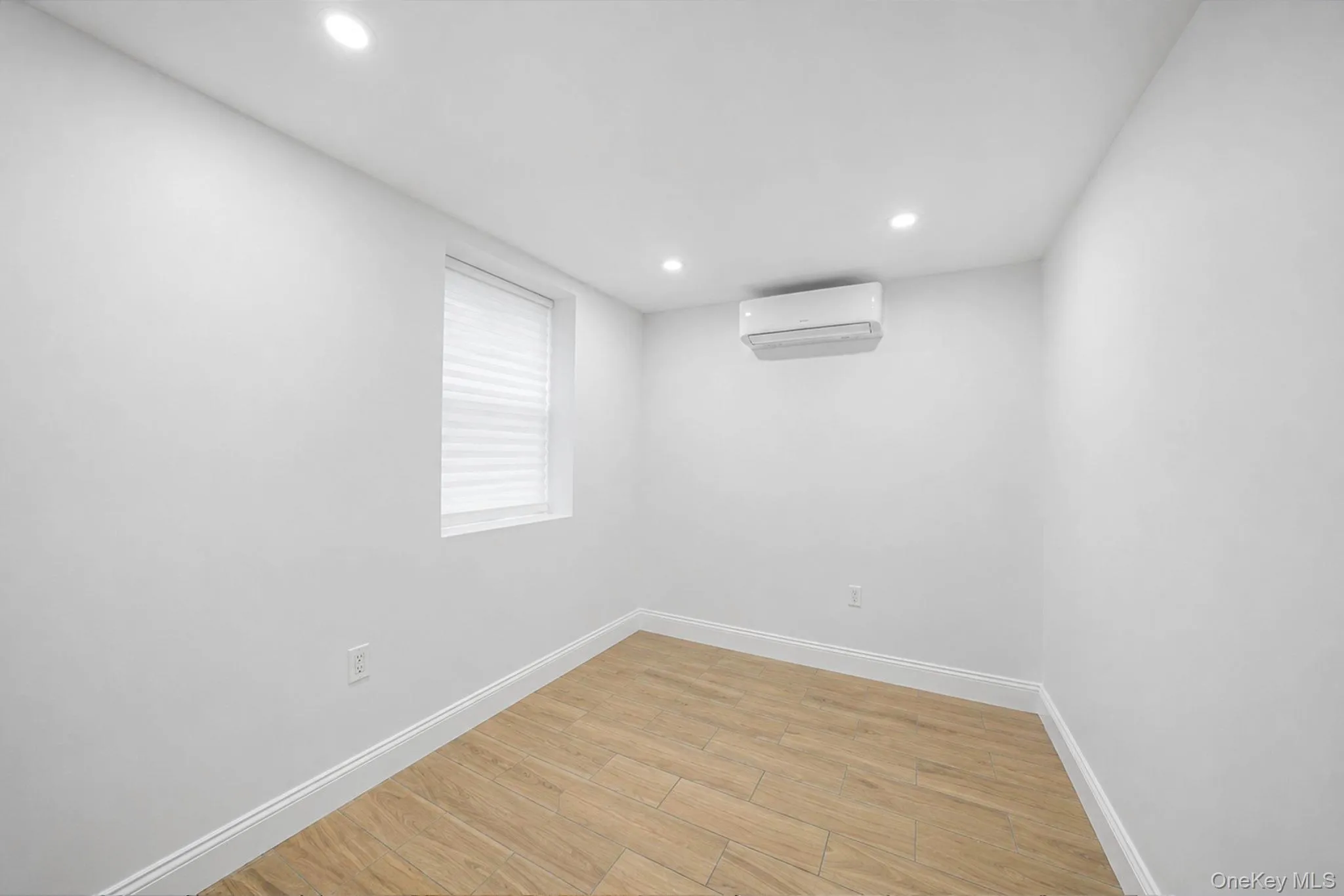 2775 Pond Place, New York, NY, 2 Bedrooms Bedrooms, 3 Rooms Rooms,1 BathroomBathrooms,Residential Lease,For Rent,Pond,0,KEY1018759 2775 Pond Place, New York, NY, 2 Bedrooms Bedrooms, 3 Rooms Rooms,1 BathroomBathrooms,Residential Lease,For Rent,Pond,0,KEY1018759