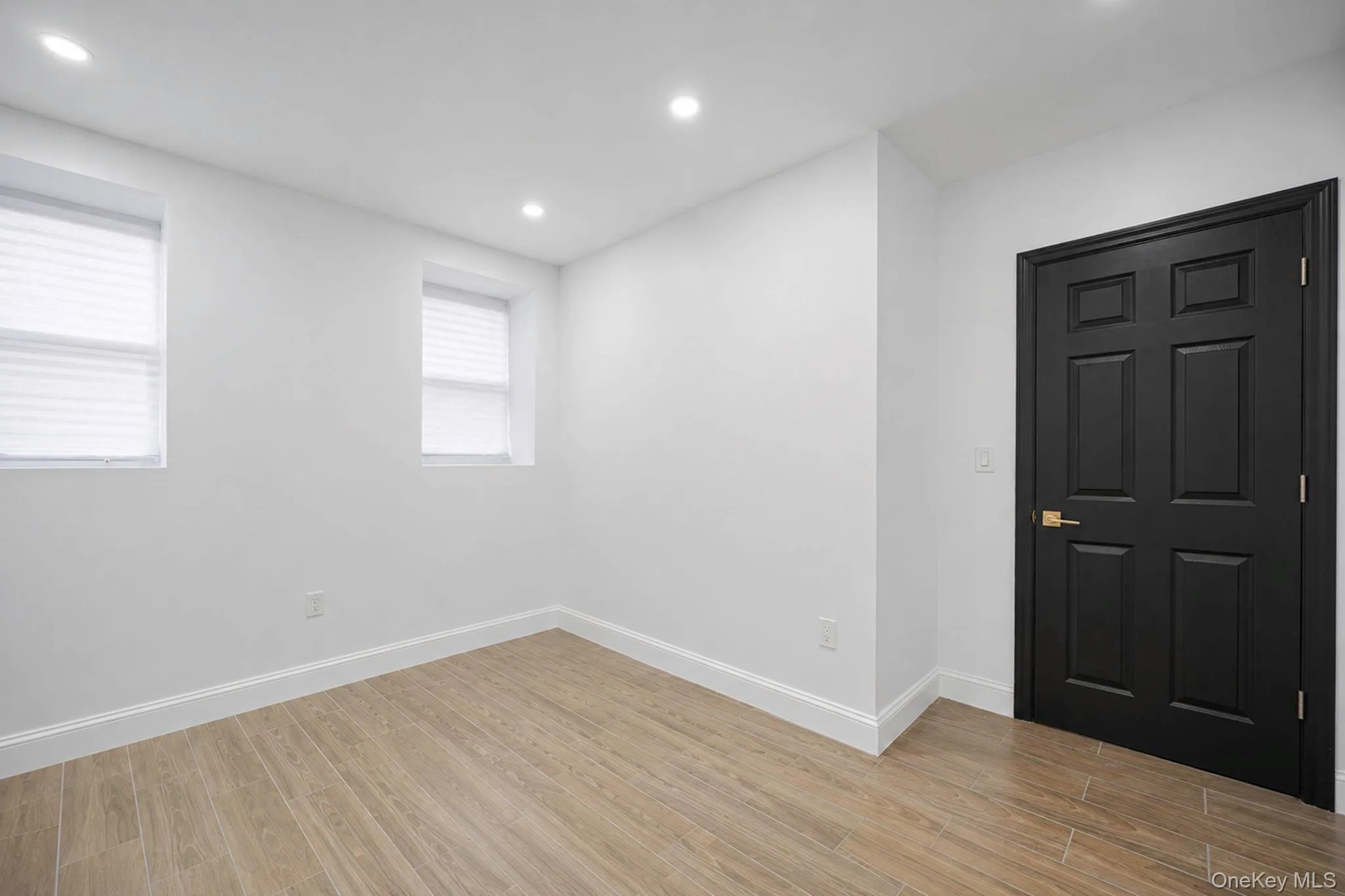 2775 Pond Place, New York, NY, 2 Bedrooms Bedrooms, 3 Rooms Rooms,1 BathroomBathrooms,Residential Lease,For Rent,Pond,0,KEY1018759 2775 Pond Place, New York, NY, 2 Bedrooms Bedrooms, 3 Rooms Rooms,1 BathroomBathrooms,Residential Lease,For Rent,Pond,0,KEY1018759