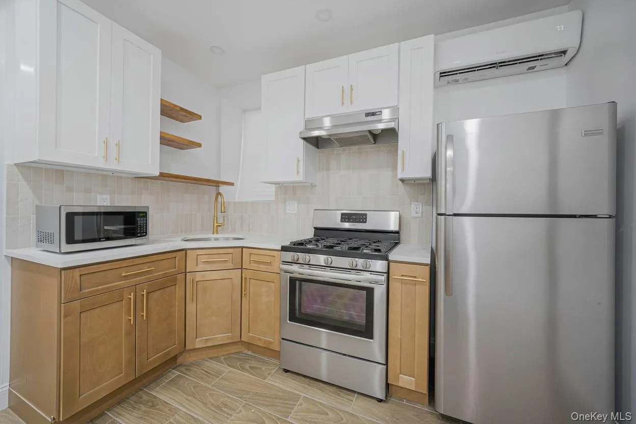 2775 Pond Place, New York, NY, 2 Bedrooms Bedrooms, 3 Rooms Rooms,1 BathroomBathrooms,Residential Lease,For Rent,Pond,0,KEY1018759 2775 Pond Place, New York, NY, 2 Bedrooms Bedrooms, 3 Rooms Rooms,1 BathroomBathrooms,Residential Lease,For Rent,Pond,0,KEY1018759