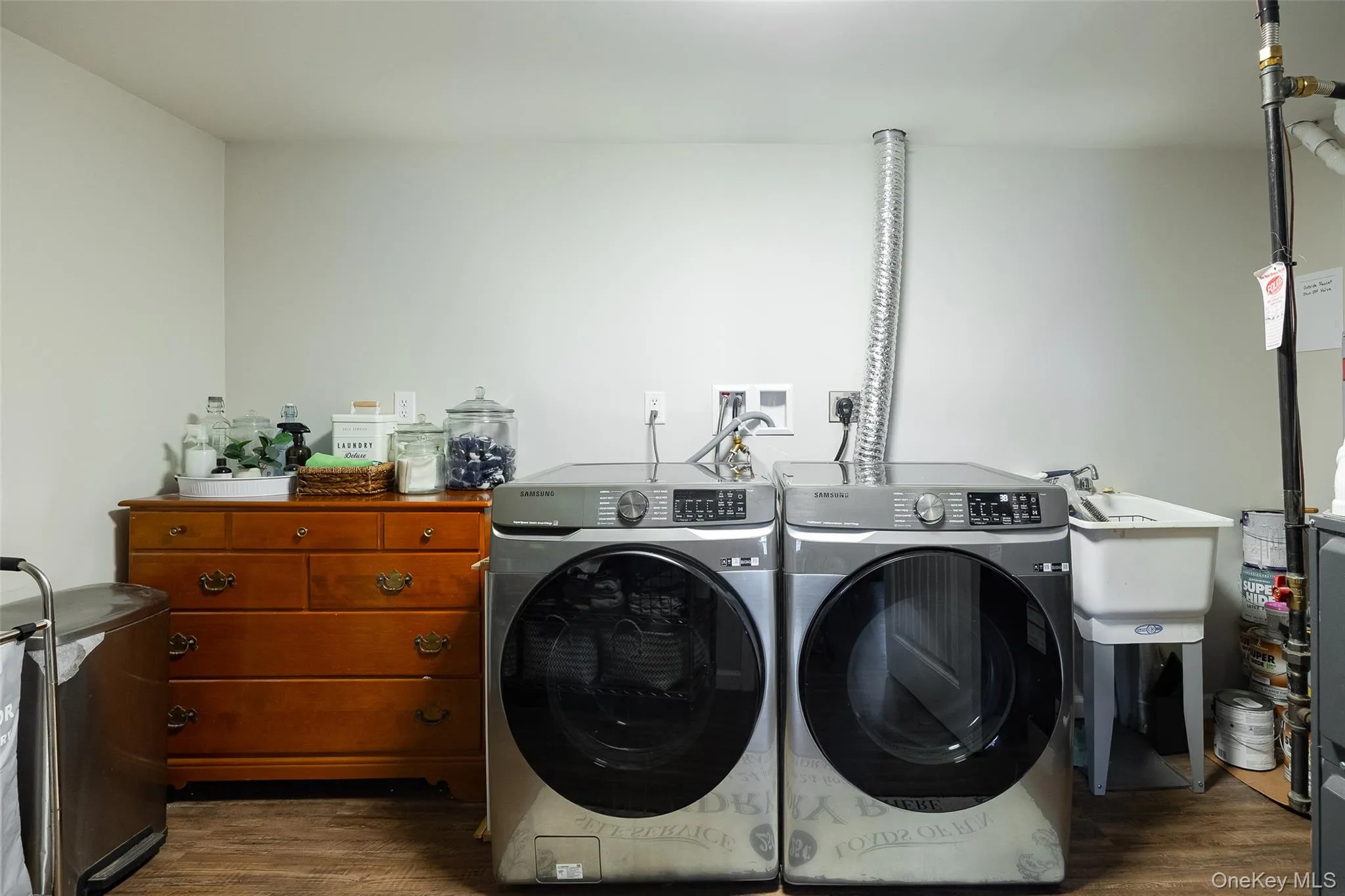 8 Willow Road, Beacon, NY, 3 Bedrooms Bedrooms, 11 Rooms Rooms,3 BathroomsBathrooms,Residential,For Rent,Willow,0,KEY1018763 8 Willow Road, Beacon, NY, 3 Bedrooms Bedrooms, 11 Rooms Rooms,3 BathroomsBathrooms,Residential,For Rent,Willow,0,KEY1018763