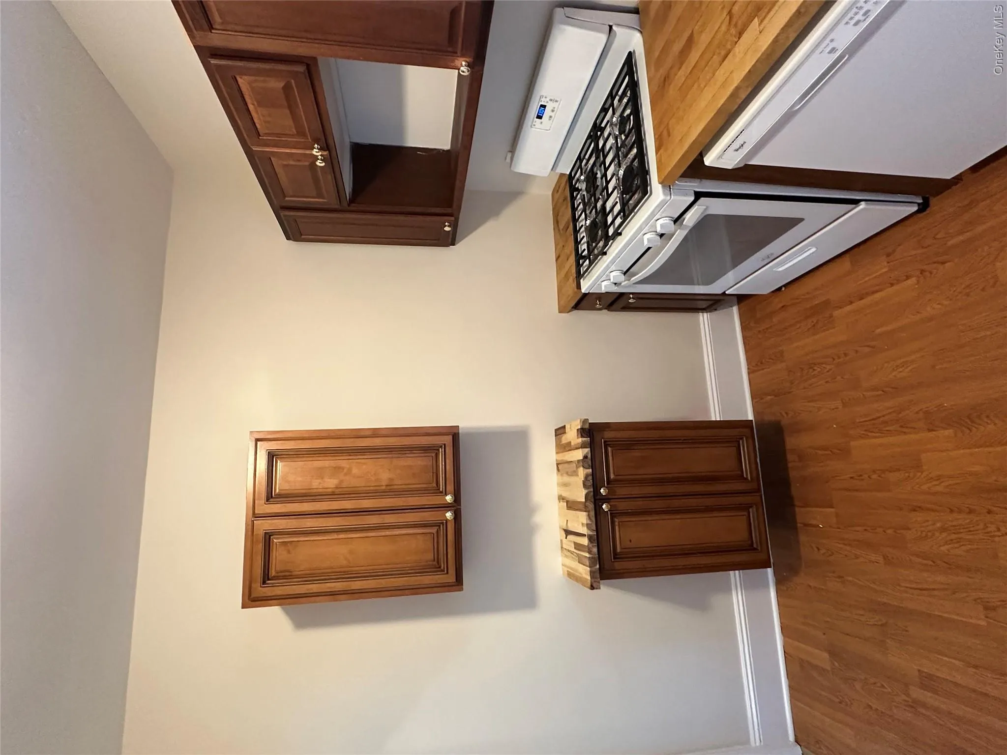 19 Wheeler Avenue, Warwick (town), NY, 1 Bedroom Bedrooms, 4 Rooms Rooms,1 BathroomBathrooms,Residential Lease,For Rent,Wheeler,0,1018766 19 Wheeler Avenue, Warwick (town), NY, 1 Bedroom Bedrooms, 4 Rooms Rooms,1 BathroomBathrooms,Residential Lease,For Rent,Wheeler,0,1018766
