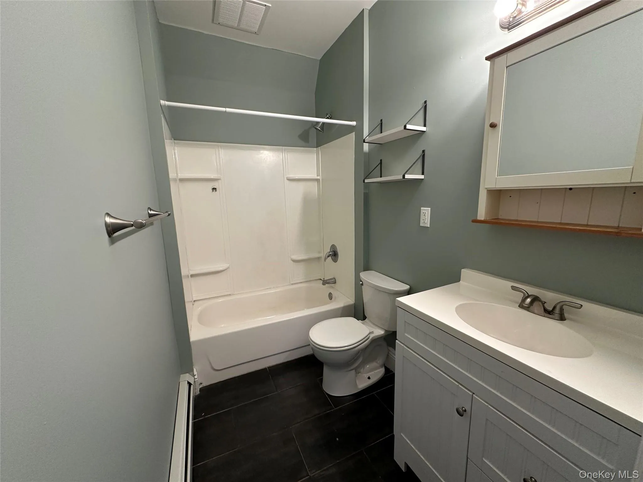 19 Wheeler Avenue, Warwick (town), NY, 1 Bedroom Bedrooms, 4 Rooms Rooms,1 BathroomBathrooms,Residential Lease,For Rent,Wheeler,0,1018766 19 Wheeler Avenue, Warwick (town), NY, 1 Bedroom Bedrooms, 4 Rooms Rooms,1 BathroomBathrooms,Residential Lease,For Rent,Wheeler,0,1018766