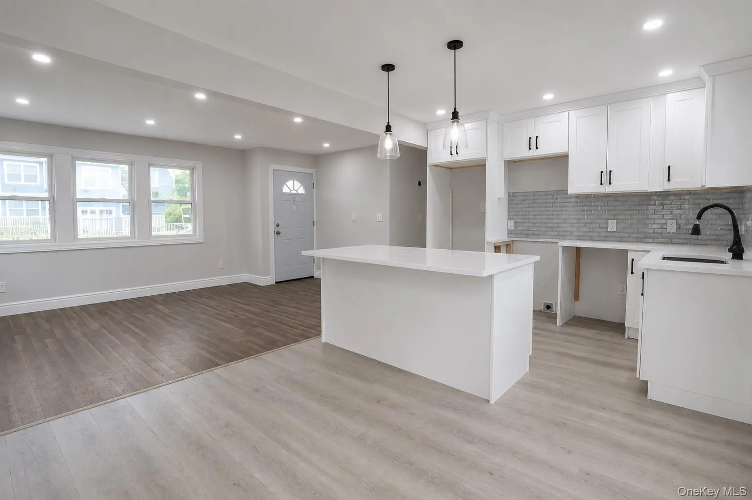 9 Emerald Lane, Babylon, NY, 2 Bedrooms Bedrooms, 5 Rooms Rooms,1 BathroomBathrooms,Residential,For Rent,Emerald,0,KEY1018767 9 Emerald Lane, Babylon, NY, 2 Bedrooms Bedrooms, 5 Rooms Rooms,1 BathroomBathrooms,Residential,For Rent,Emerald,0,KEY1018767