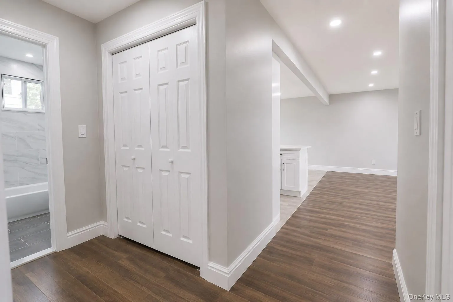 9 Emerald Lane, Babylon, NY, 2 Bedrooms Bedrooms, 5 Rooms Rooms,1 BathroomBathrooms,Residential,For Rent,Emerald,0,KEY1018767 9 Emerald Lane, Babylon, NY, 2 Bedrooms Bedrooms, 5 Rooms Rooms,1 BathroomBathrooms,Residential,For Rent,Emerald,0,KEY1018767
