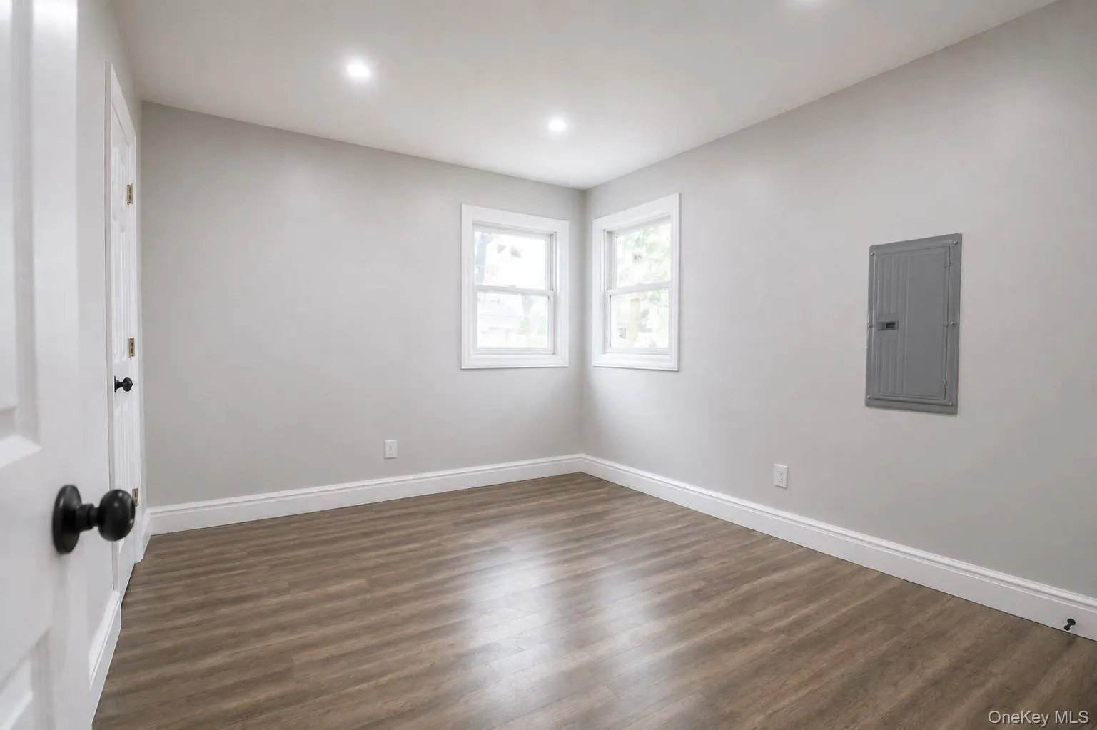 9 Emerald Lane, Babylon, NY, 2 Bedrooms Bedrooms, 5 Rooms Rooms,1 BathroomBathrooms,Residential,For Rent,Emerald,0,KEY1018767 9 Emerald Lane, Babylon, NY, 2 Bedrooms Bedrooms, 5 Rooms Rooms,1 BathroomBathrooms,Residential,For Rent,Emerald,0,KEY1018767