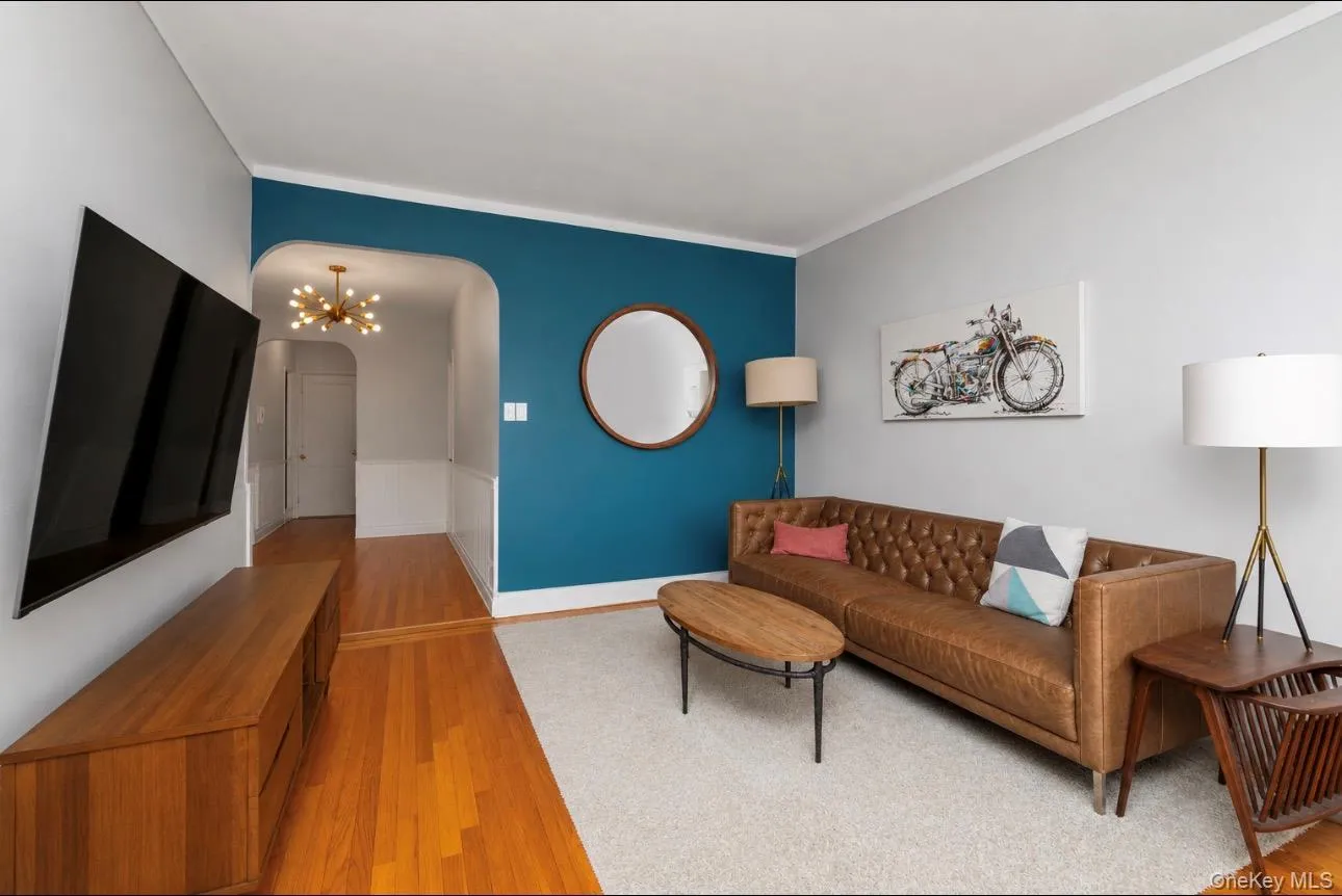 114-20 Queens Boulevard, New York, NY, 2 Bedrooms Bedrooms, 4 Rooms Rooms,1 BathroomBathrooms,Residential,For Rent,Queens,0,1018772 114-20 Queens Boulevard, New York, NY, 2 Bedrooms Bedrooms, 4 Rooms Rooms,1 BathroomBathrooms,Residential,For Rent,Queens,0,1018772