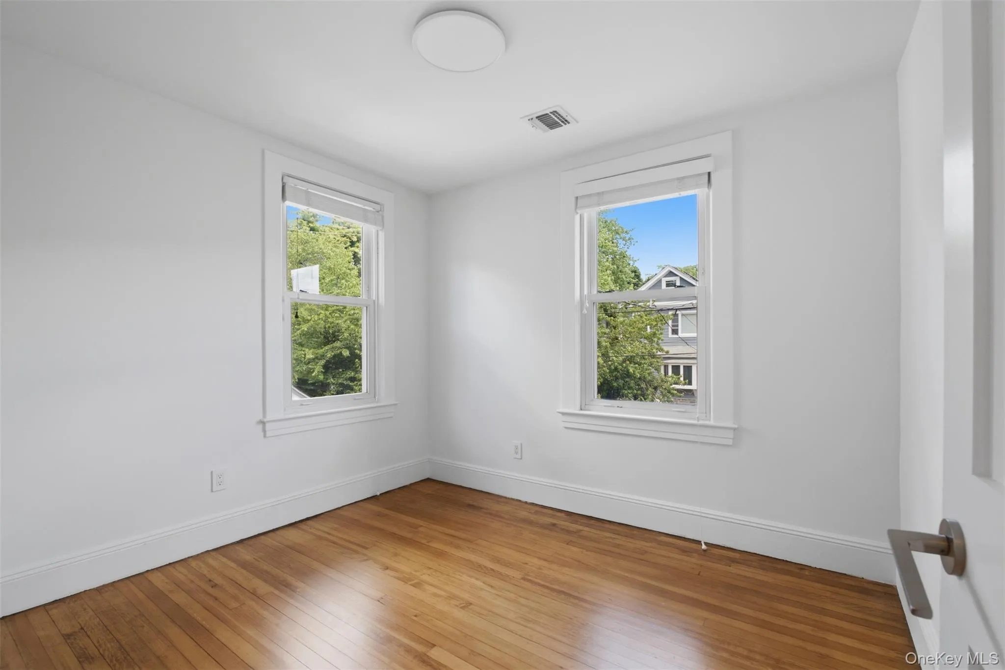 17 Dutcher Street, Greenburgh, NY, 3 Bedrooms Bedrooms, 7 Rooms Rooms,2 BathroomsBathrooms,Residential Lease,For Rent,Dutcher,0,KEY1018776 17 Dutcher Street, Greenburgh, NY, 3 Bedrooms Bedrooms, 7 Rooms Rooms,2 BathroomsBathrooms,Residential Lease,For Rent,Dutcher,0,KEY1018776