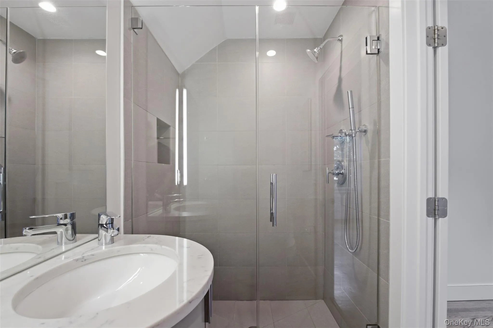 17 Dutcher Street, Greenburgh, NY, 3 Bedrooms Bedrooms, 7 Rooms Rooms,2 BathroomsBathrooms,Residential Lease,For Rent,Dutcher,0,KEY1018776 17 Dutcher Street, Greenburgh, NY, 3 Bedrooms Bedrooms, 7 Rooms Rooms,2 BathroomsBathrooms,Residential Lease,For Rent,Dutcher,0,KEY1018776