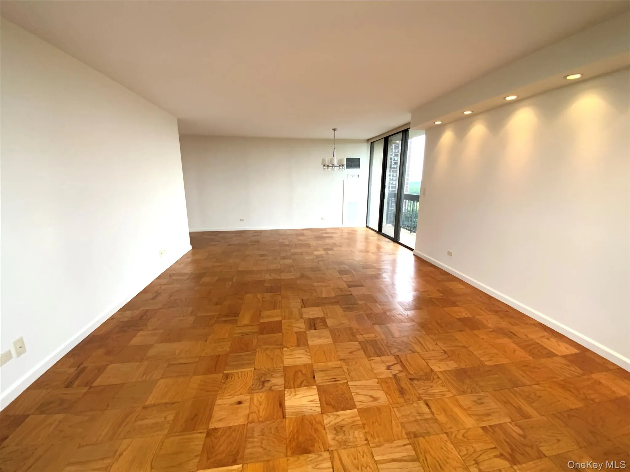 27110 Grand Central Parkway, New York, NY, 2 Bedrooms Bedrooms, 5 Rooms Rooms,2 BathroomsBathrooms,Residential,For Rent,Grand Central,0,1018785 27110 Grand Central Parkway, New York, NY, 2 Bedrooms Bedrooms, 5 Rooms Rooms,2 BathroomsBathrooms,Residential,For Rent,Grand Central,0,1018785