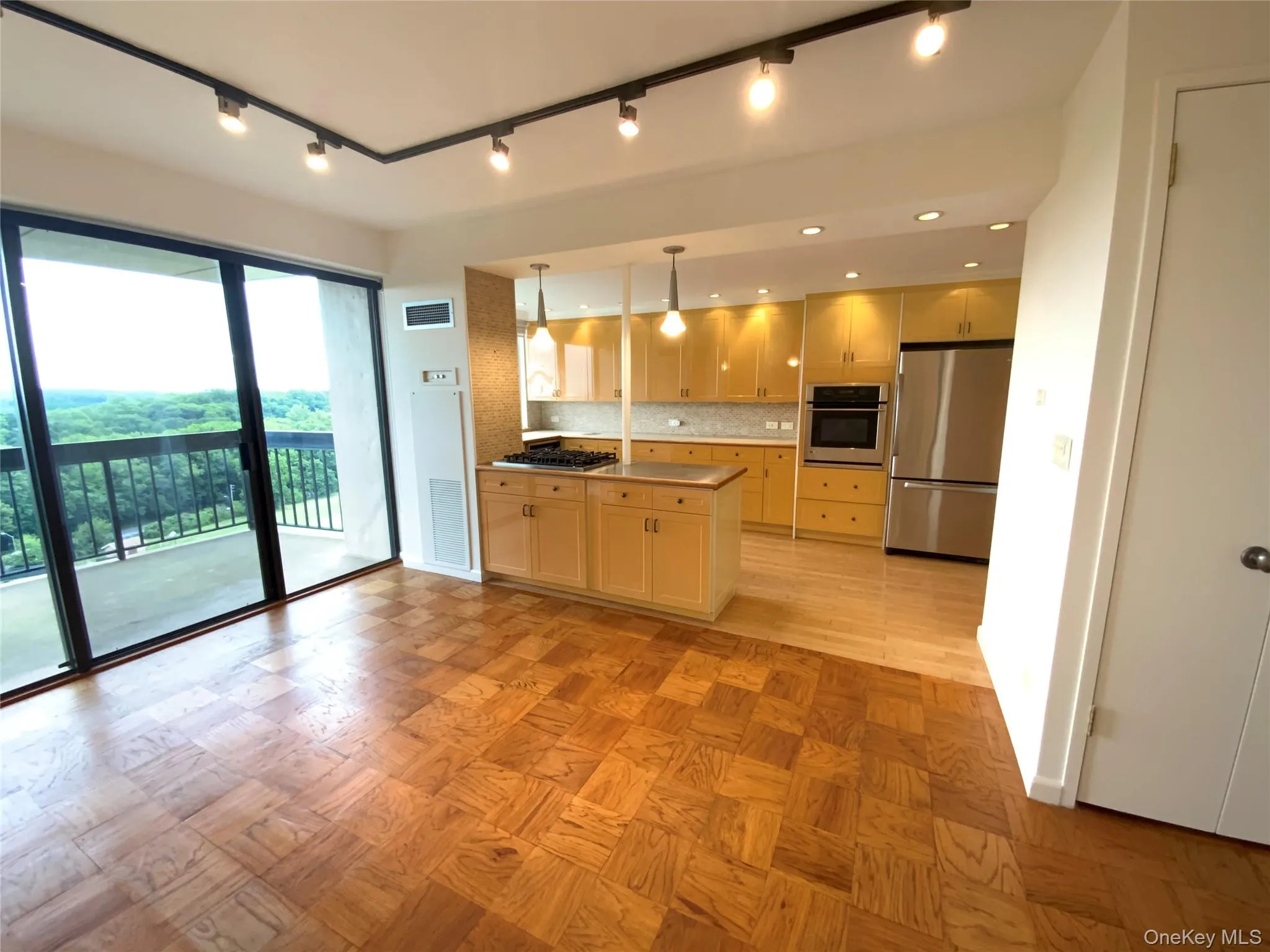 27110 Grand Central Parkway, New York, NY, 2 Bedrooms Bedrooms, 5 Rooms Rooms,2 BathroomsBathrooms,Residential,For Rent,Grand Central,0,1018785 27110 Grand Central Parkway, New York, NY, 2 Bedrooms Bedrooms, 5 Rooms Rooms,2 BathroomsBathrooms,Residential,For Rent,Grand Central,0,1018785