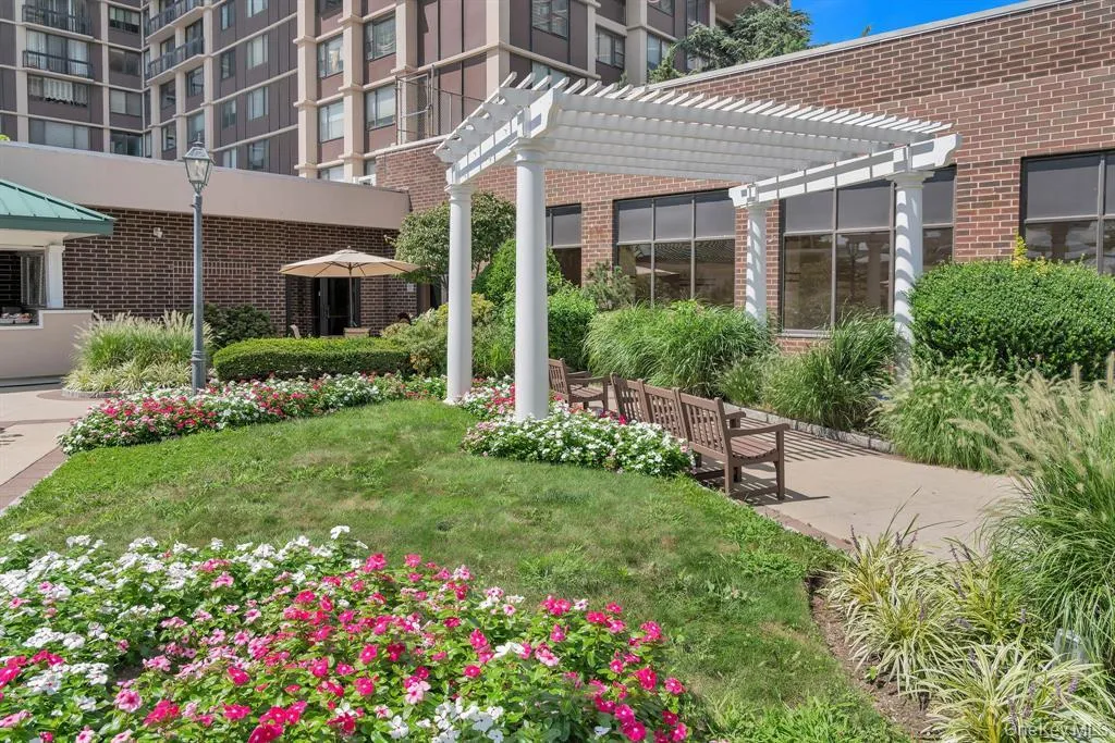 27110 Grand Central Parkway, New York, NY, 2 Bedrooms Bedrooms, 5 Rooms Rooms,2 BathroomsBathrooms,Residential,For Rent,Grand Central,0,1018785 27110 Grand Central Parkway, New York, NY, 2 Bedrooms Bedrooms, 5 Rooms Rooms,2 BathroomsBathrooms,Residential,For Rent,Grand Central,0,1018785