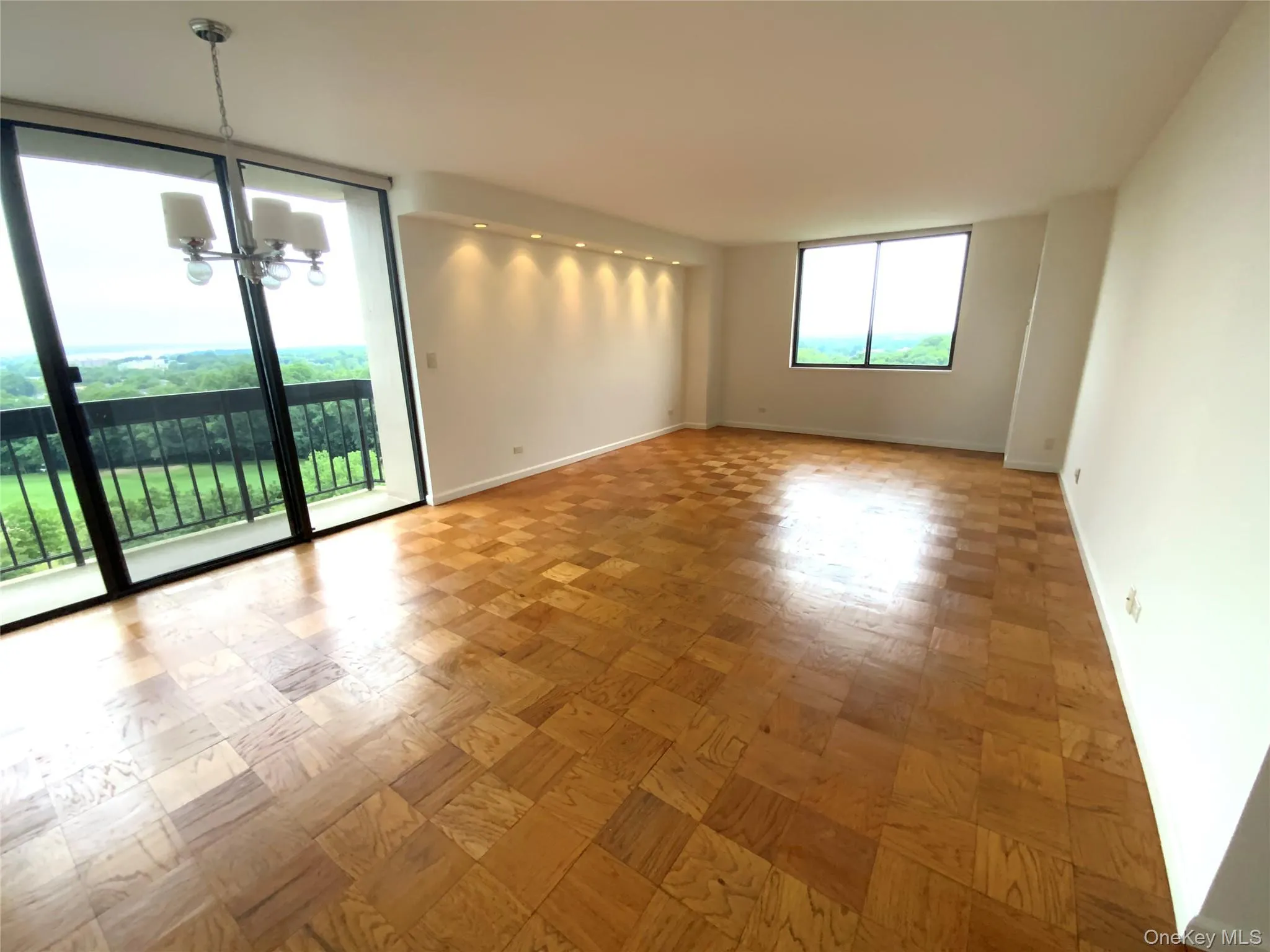 27110 Grand Central Parkway, New York, NY, 2 Bedrooms Bedrooms, 5 Rooms Rooms,2 BathroomsBathrooms,Residential,For Rent,Grand Central,0,1018785 27110 Grand Central Parkway, New York, NY, 2 Bedrooms Bedrooms, 5 Rooms Rooms,2 BathroomsBathrooms,Residential,For Rent,Grand Central,0,1018785