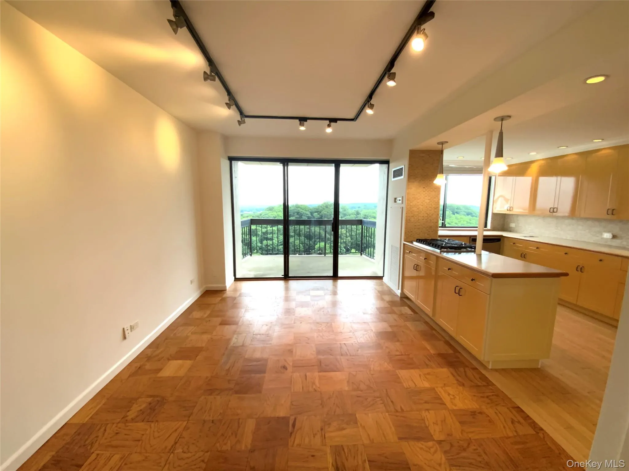 27110 Grand Central Parkway, New York, NY, 2 Bedrooms Bedrooms, 5 Rooms Rooms,2 BathroomsBathrooms,Residential,For Rent,Grand Central,0,1018785 27110 Grand Central Parkway, New York, NY, 2 Bedrooms Bedrooms, 5 Rooms Rooms,2 BathroomsBathrooms,Residential,For Rent,Grand Central,0,1018785