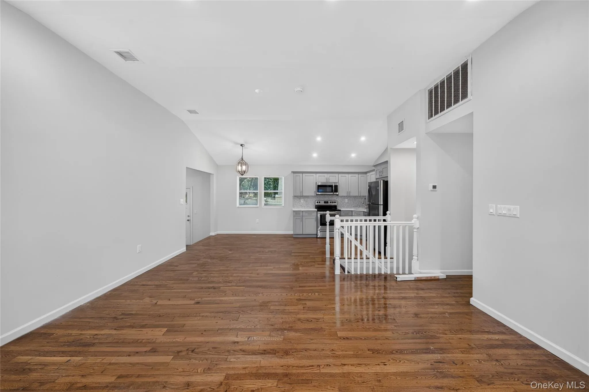 34 Pinetop Drive, Brookhaven, NY, 4 Bedrooms Bedrooms, 8 Rooms Rooms,3 BathroomsBathrooms,Residential,For Rent,Pinetop,0,KEY1018787 34 Pinetop Drive, Brookhaven, NY, 4 Bedrooms Bedrooms, 8 Rooms Rooms,3 BathroomsBathrooms,Residential,For Rent,Pinetop,0,KEY1018787