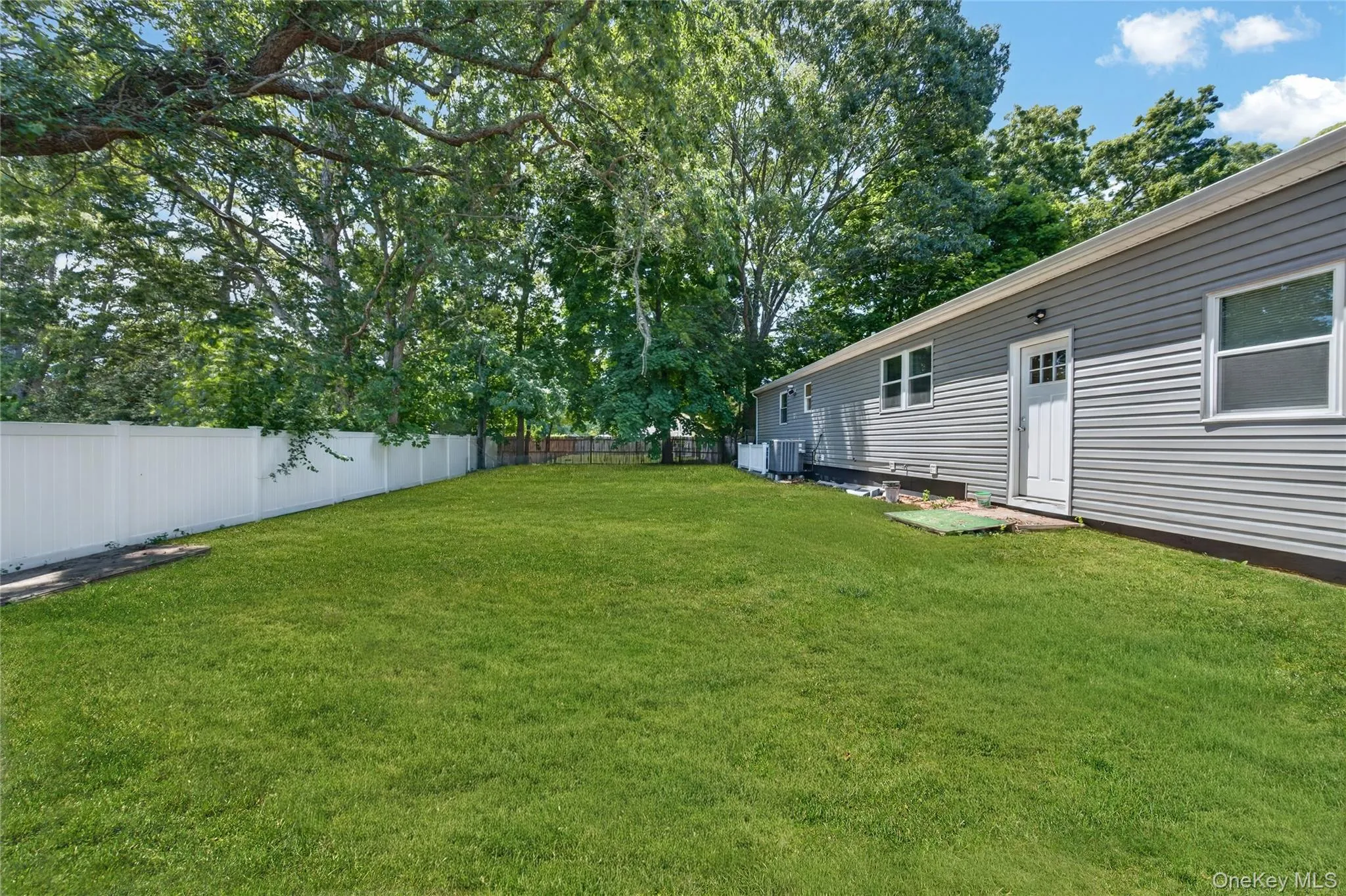 34 Pinetop Drive, Brookhaven, NY, 4 Bedrooms Bedrooms, 8 Rooms Rooms,3 BathroomsBathrooms,Residential,For Rent,Pinetop,0,KEY1018787 34 Pinetop Drive, Brookhaven, NY, 4 Bedrooms Bedrooms, 8 Rooms Rooms,3 BathroomsBathrooms,Residential,For Rent,Pinetop,0,KEY1018787