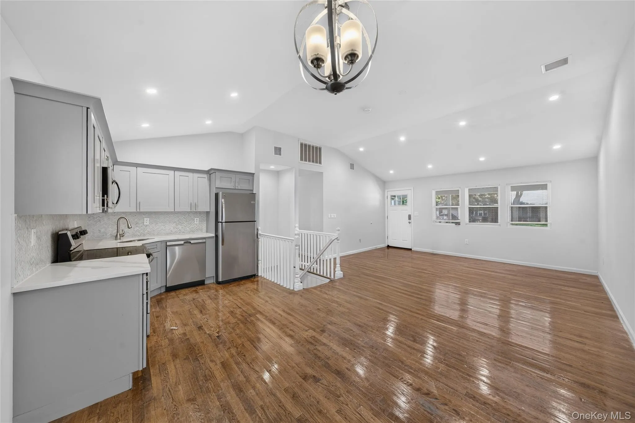 34 Pinetop Drive, Brookhaven, NY, 4 Bedrooms Bedrooms, 8 Rooms Rooms,3 BathroomsBathrooms,Residential,For Rent,Pinetop,0,KEY1018787 34 Pinetop Drive, Brookhaven, NY, 4 Bedrooms Bedrooms, 8 Rooms Rooms,3 BathroomsBathrooms,Residential,For Rent,Pinetop,0,KEY1018787