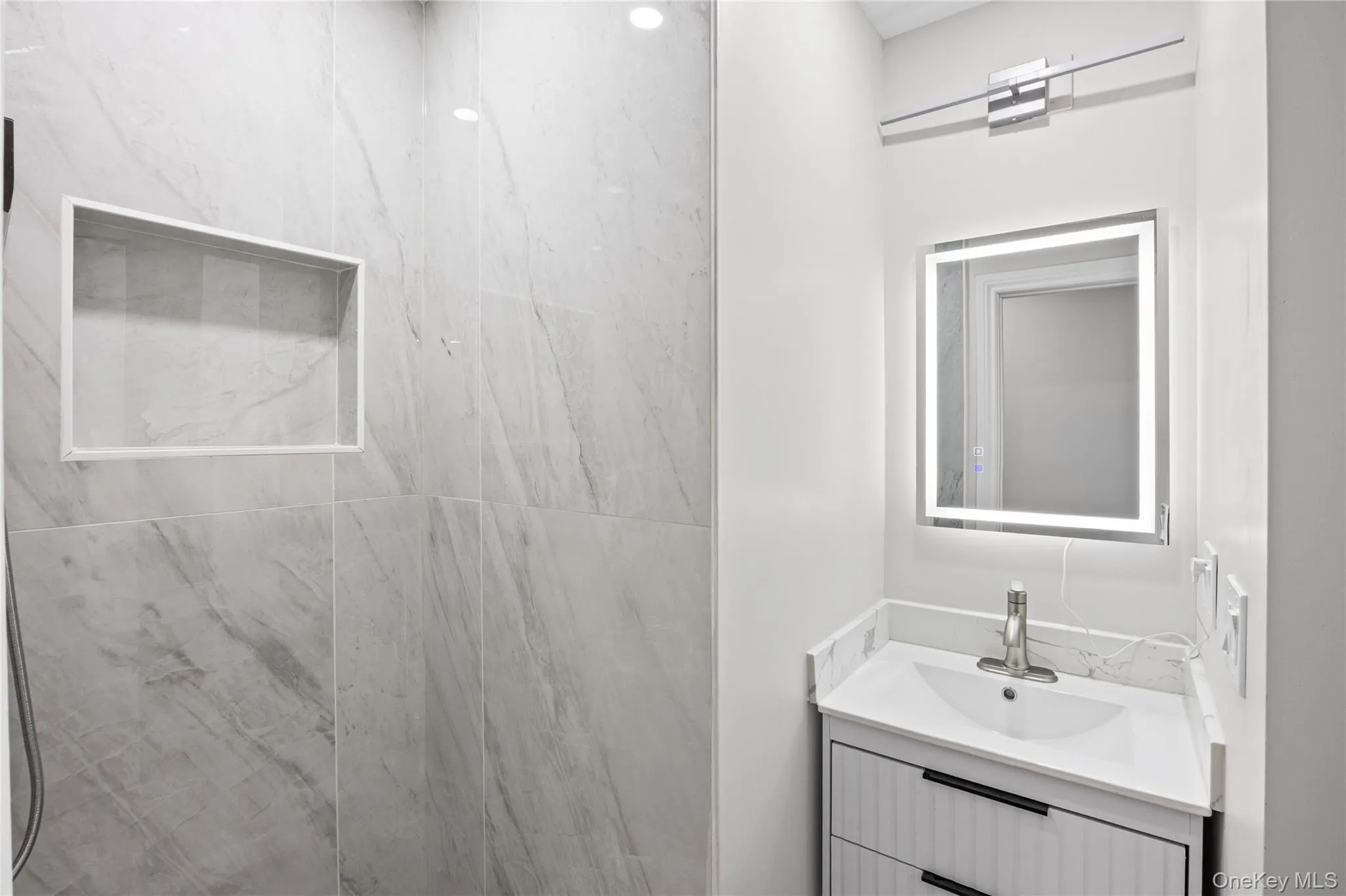 84 Flower Road, Brookhaven, NY, 3 Bedrooms Bedrooms, 10 Rooms Rooms,3 BathroomsBathrooms,Residential,For Rent,Flower,0,1018796 84 Flower Road, Brookhaven, NY, 3 Bedrooms Bedrooms, 10 Rooms Rooms,3 BathroomsBathrooms,Residential,For Rent,Flower,0,1018796