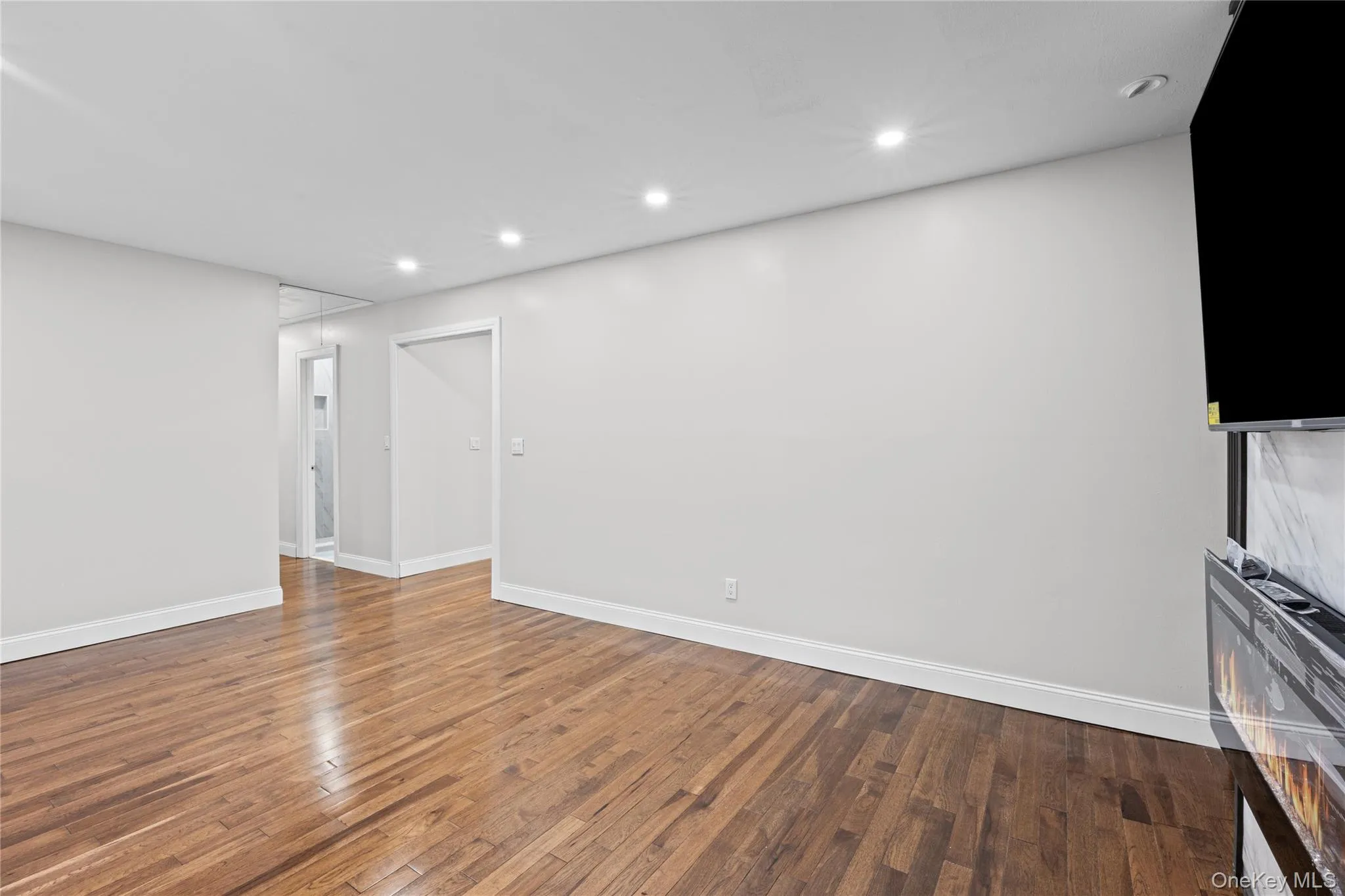 84 Flower Road, Brookhaven, NY, 3 Bedrooms Bedrooms, 10 Rooms Rooms,3 BathroomsBathrooms,Residential,For Rent,Flower,0,1018796 84 Flower Road, Brookhaven, NY, 3 Bedrooms Bedrooms, 10 Rooms Rooms,3 BathroomsBathrooms,Residential,For Rent,Flower,0,1018796