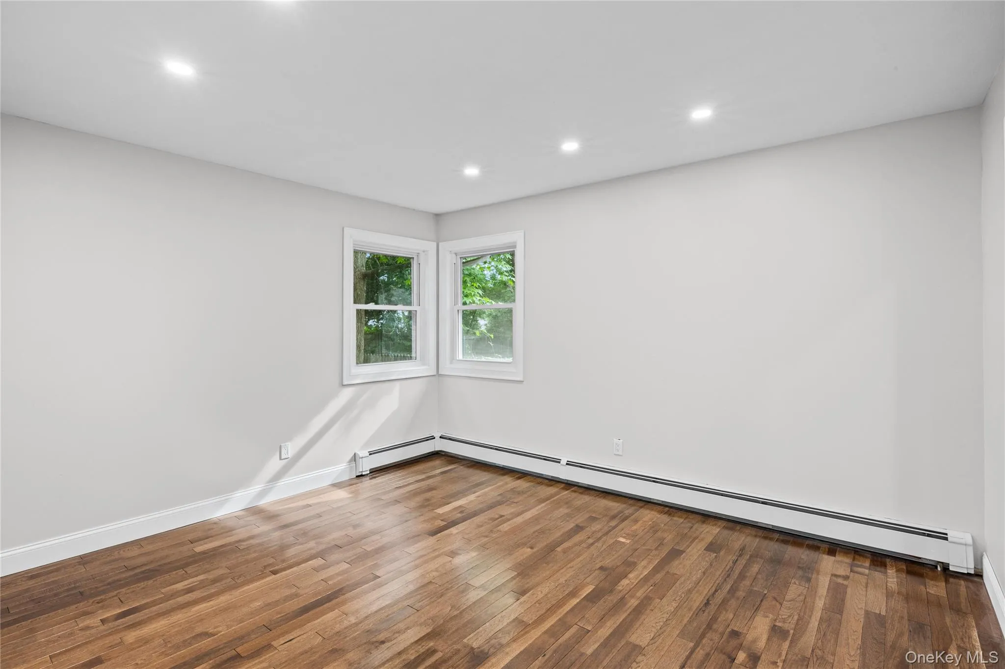 84 Flower Road, Brookhaven, NY, 3 Bedrooms Bedrooms, 10 Rooms Rooms,3 BathroomsBathrooms,Residential,For Rent,Flower,0,1018796 84 Flower Road, Brookhaven, NY, 3 Bedrooms Bedrooms, 10 Rooms Rooms,3 BathroomsBathrooms,Residential,For Rent,Flower,0,1018796
