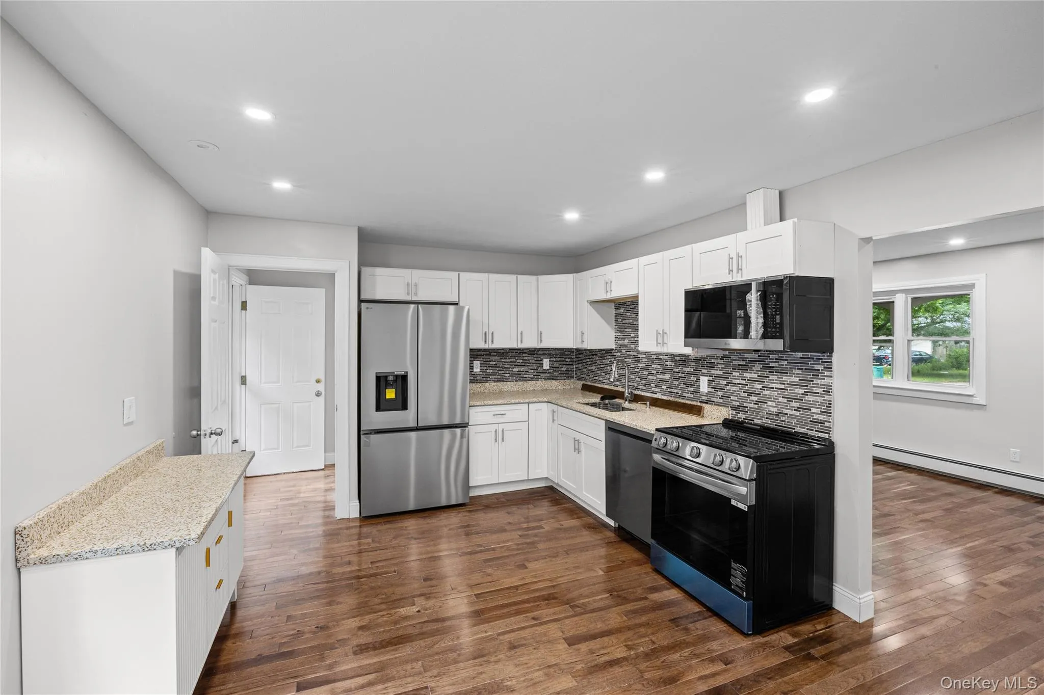 84 Flower Road, Brookhaven, NY, 3 Bedrooms Bedrooms, 10 Rooms Rooms,3 BathroomsBathrooms,Residential,For Rent,Flower,0,1018796 84 Flower Road, Brookhaven, NY, 3 Bedrooms Bedrooms, 10 Rooms Rooms,3 BathroomsBathrooms,Residential,For Rent,Flower,0,1018796