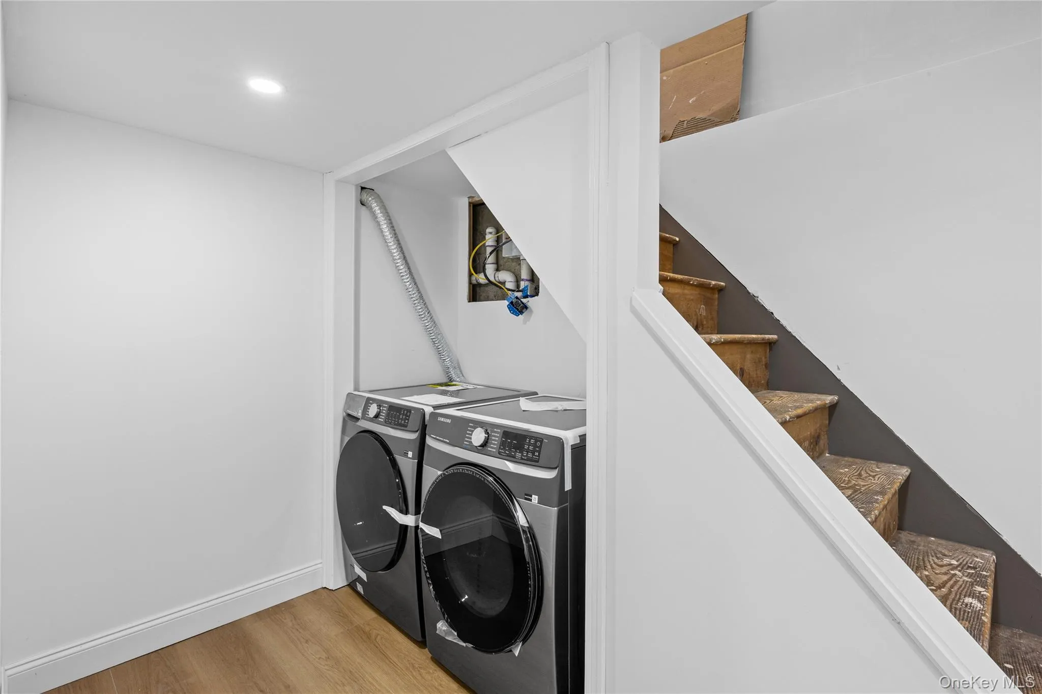 84 Flower Road, Brookhaven, NY, 3 Bedrooms Bedrooms, 10 Rooms Rooms,3 BathroomsBathrooms,Residential,For Rent,Flower,0,1018796 84 Flower Road, Brookhaven, NY, 3 Bedrooms Bedrooms, 10 Rooms Rooms,3 BathroomsBathrooms,Residential,For Rent,Flower,0,1018796