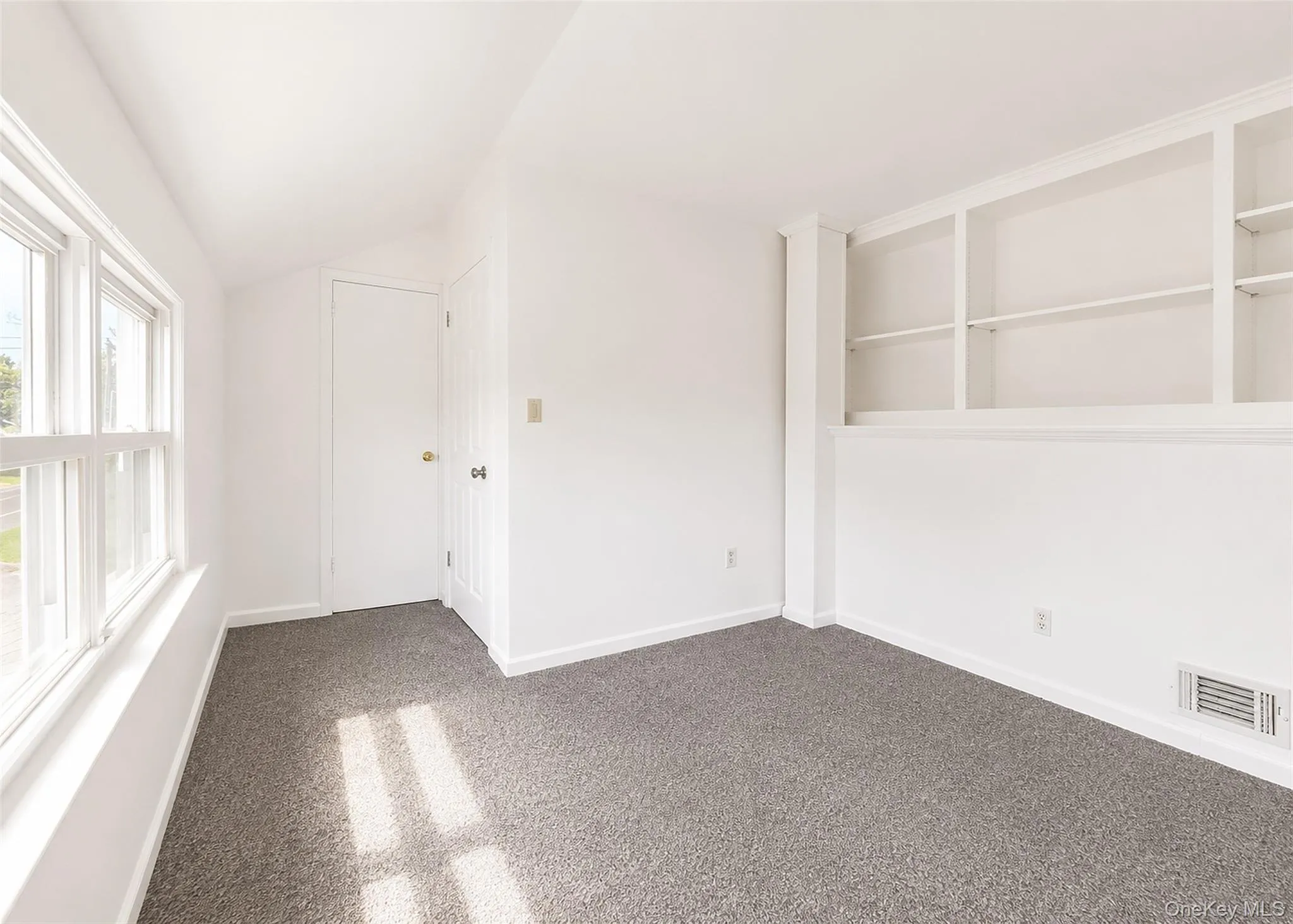 290 Eastwood Boulevard, Brookhaven, NY, 4 Bedrooms Bedrooms, 8 Rooms Rooms,2 BathroomsBathrooms,Residential,For Rent,Eastwood,0,1018799 290 Eastwood Boulevard, Brookhaven, NY, 4 Bedrooms Bedrooms, 8 Rooms Rooms,2 BathroomsBathrooms,Residential,For Rent,Eastwood,0,1018799