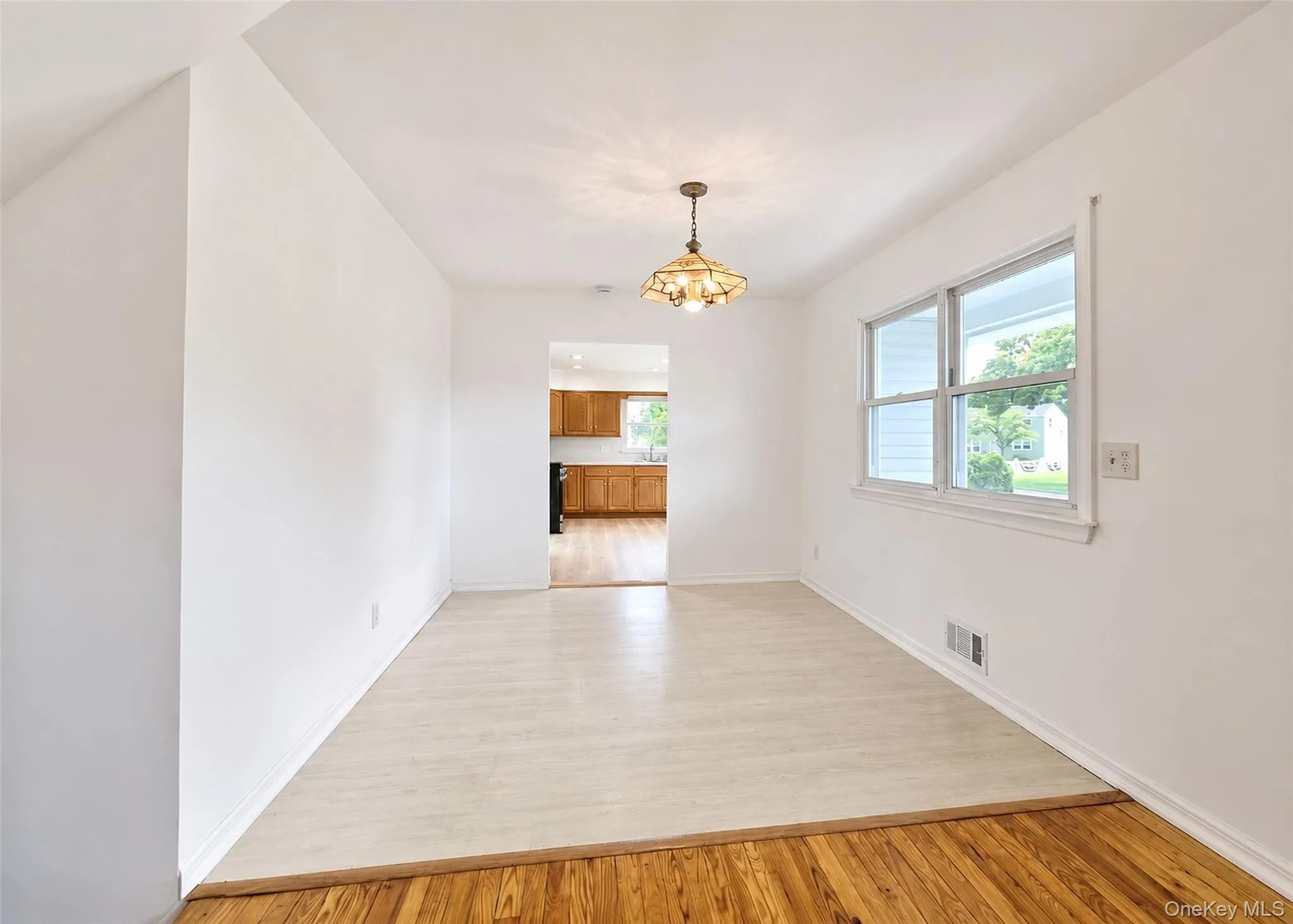 290 Eastwood Boulevard, Brookhaven, NY, 4 Bedrooms Bedrooms, 8 Rooms Rooms,2 BathroomsBathrooms,Residential,For Rent,Eastwood,0,1018799 290 Eastwood Boulevard, Brookhaven, NY, 4 Bedrooms Bedrooms, 8 Rooms Rooms,2 BathroomsBathrooms,Residential,For Rent,Eastwood,0,1018799