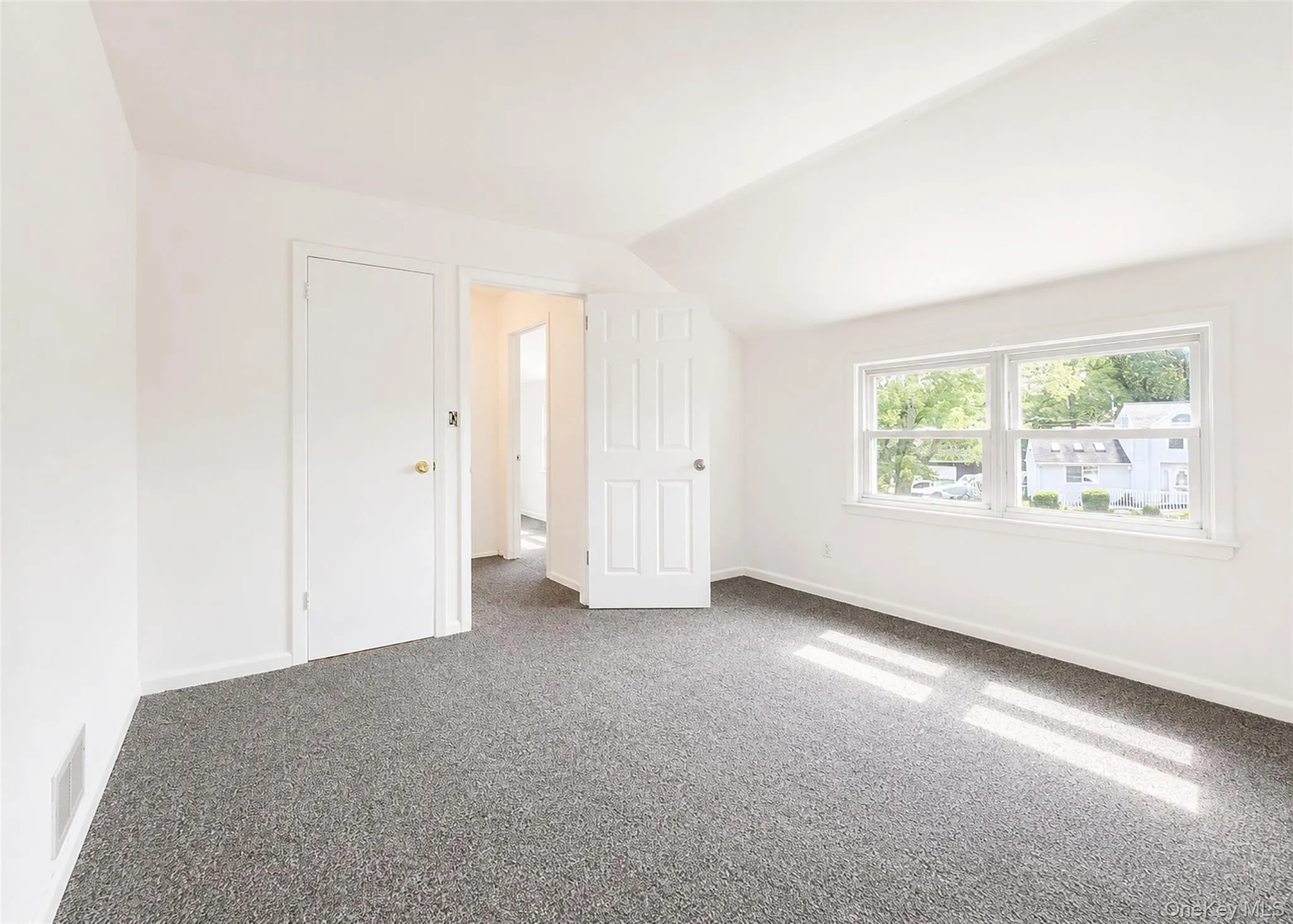 290 Eastwood Boulevard, Brookhaven, NY, 4 Bedrooms Bedrooms, 8 Rooms Rooms,2 BathroomsBathrooms,Residential,For Rent,Eastwood,0,1018799 290 Eastwood Boulevard, Brookhaven, NY, 4 Bedrooms Bedrooms, 8 Rooms Rooms,2 BathroomsBathrooms,Residential,For Rent,Eastwood,0,1018799