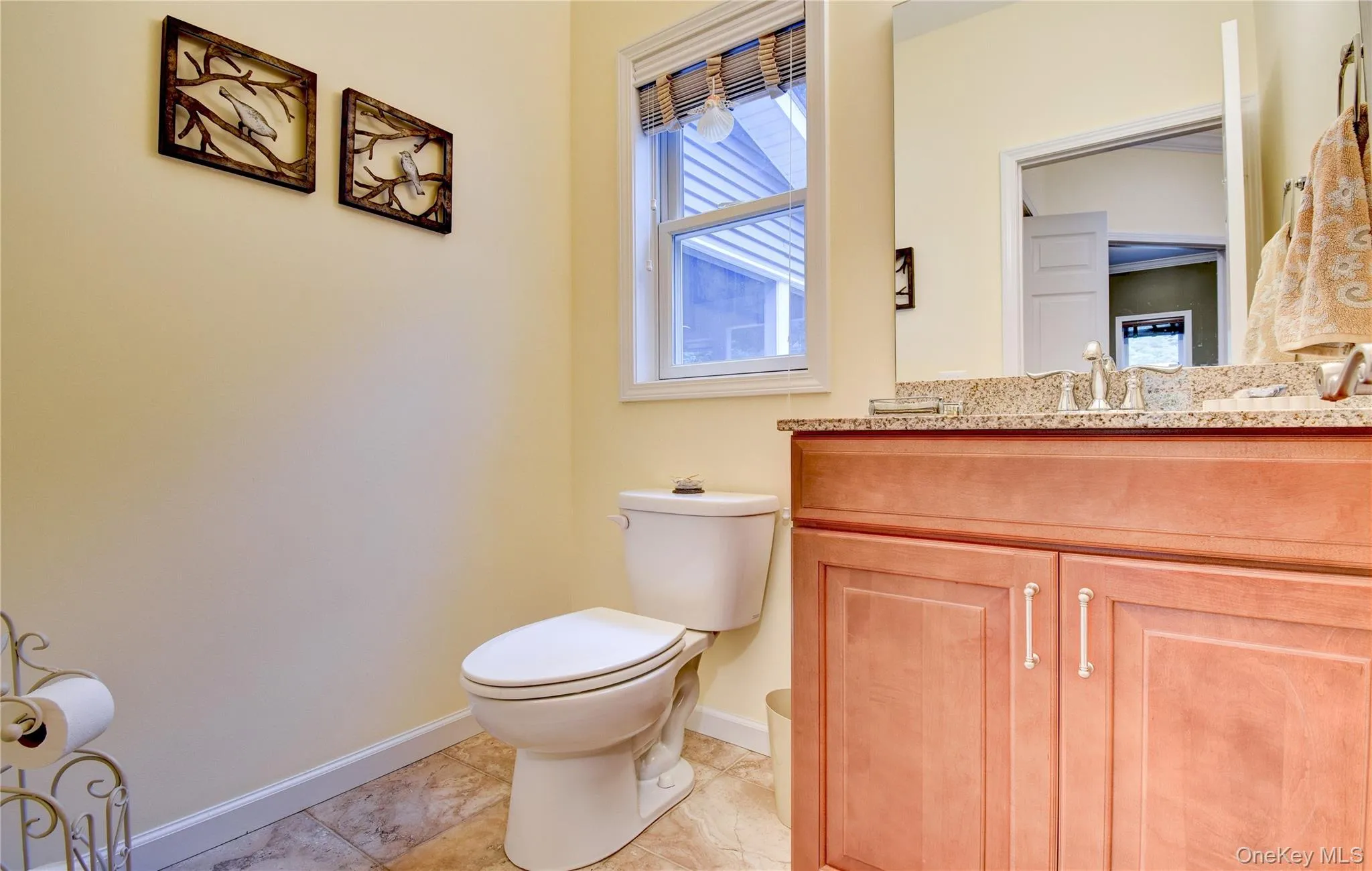 Legal accessory apartment: powder room Legal accessory apartment: powder room