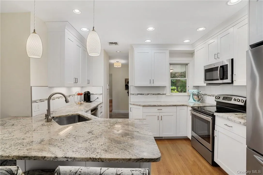 30 Palmer Lane, Mount Pleasant, NY, 3 Bedrooms Bedrooms, 8 Rooms Rooms,2 BathroomsBathrooms,Residential Lease,For Rent,Palmer,0,1018805 30 Palmer Lane, Mount Pleasant, NY, 3 Bedrooms Bedrooms, 8 Rooms Rooms,2 BathroomsBathrooms,Residential Lease,For Rent,Palmer,0,1018805