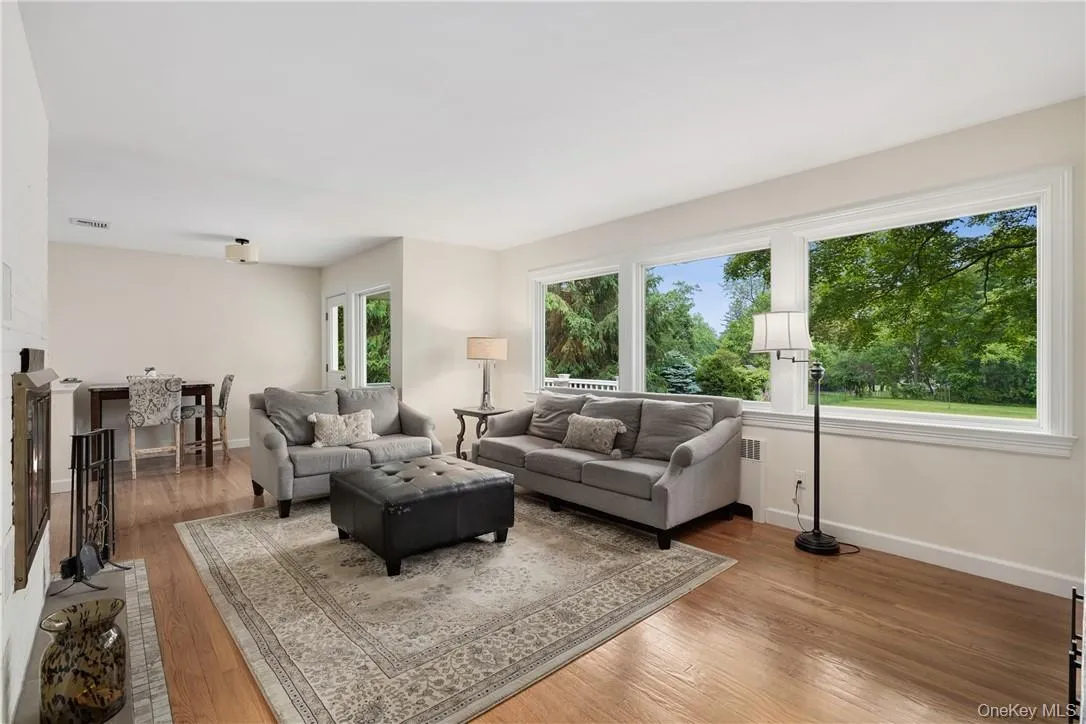 30 Palmer Lane, Mount Pleasant, NY, 3 Bedrooms Bedrooms, 8 Rooms Rooms,2 BathroomsBathrooms,Residential Lease,For Rent,Palmer,0,1018805 30 Palmer Lane, Mount Pleasant, NY, 3 Bedrooms Bedrooms, 8 Rooms Rooms,2 BathroomsBathrooms,Residential Lease,For Rent,Palmer,0,1018805