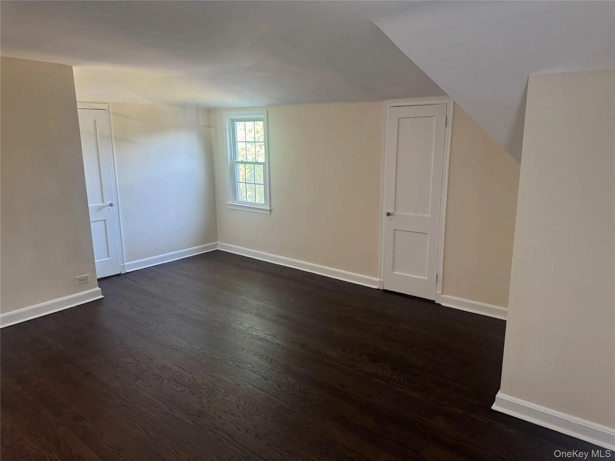 27 Keogh Lane, New Rochelle, NY, 3 Bedrooms Bedrooms, 7 Rooms Rooms,1 BathroomBathrooms,Residential Lease,For Rent,Keogh,0,1018808 27 Keogh Lane, New Rochelle, NY, 3 Bedrooms Bedrooms, 7 Rooms Rooms,1 BathroomBathrooms,Residential Lease,For Rent,Keogh,0,1018808