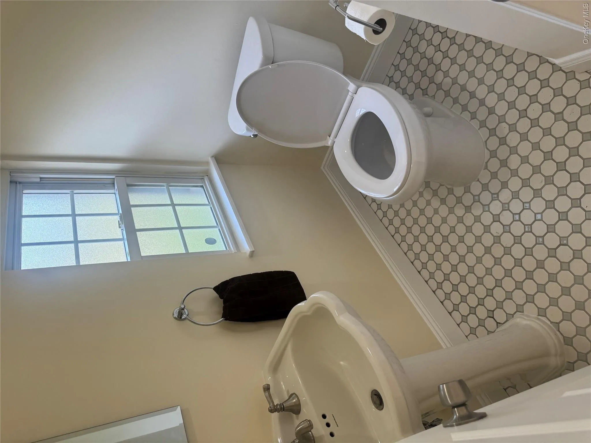 27 Keogh Lane, New Rochelle, NY, 3 Bedrooms Bedrooms, 7 Rooms Rooms,1 BathroomBathrooms,Residential Lease,For Rent,Keogh,0,1018808 27 Keogh Lane, New Rochelle, NY, 3 Bedrooms Bedrooms, 7 Rooms Rooms,1 BathroomBathrooms,Residential Lease,For Rent,Keogh,0,1018808