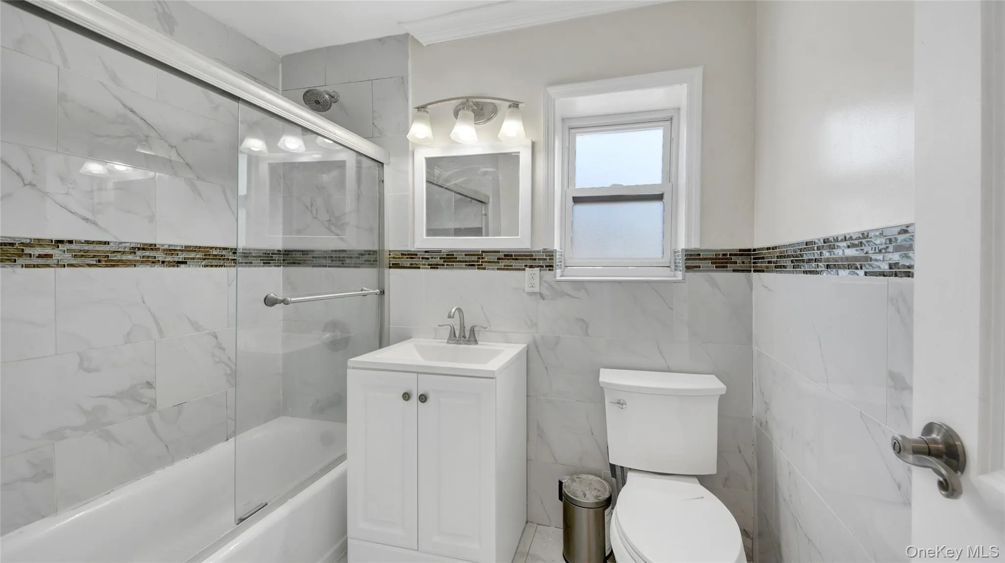 4392 Carpenter apt #2 Avenue, New York, NY, 3 Bedrooms Bedrooms, 7 Rooms Rooms,1 BathroomBathrooms,Residential Lease,For Rent,Carpenter apt #2,0,KEY1018815 4392 Carpenter apt #2 Avenue, New York, NY, 3 Bedrooms Bedrooms, 7 Rooms Rooms,1 BathroomBathrooms,Residential Lease,For Rent,Carpenter apt #2,0,KEY1018815