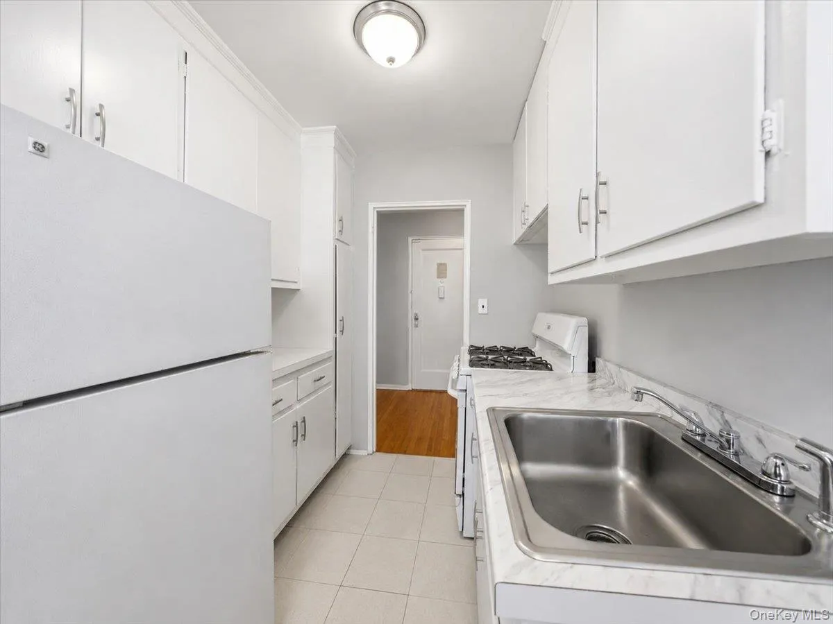 2630 Kingsbridge terrace, New York, NY, 1 Bedroom Bedrooms, 4 Rooms Rooms,1 BathroomBathrooms,Residential,For Rent,Kingsbridge terrace,0,1018823 2630 Kingsbridge terrace, New York, NY, 1 Bedroom Bedrooms, 4 Rooms Rooms,1 BathroomBathrooms,Residential,For Rent,Kingsbridge terrace,0,1018823