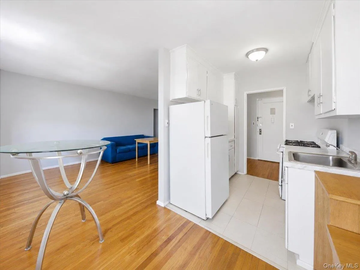 2630 Kingsbridge terrace, New York, NY, 1 Bedroom Bedrooms, 4 Rooms Rooms,1 BathroomBathrooms,Residential,For Rent,Kingsbridge terrace,0,1018823 2630 Kingsbridge terrace, New York, NY, 1 Bedroom Bedrooms, 4 Rooms Rooms,1 BathroomBathrooms,Residential,For Rent,Kingsbridge terrace,0,1018823