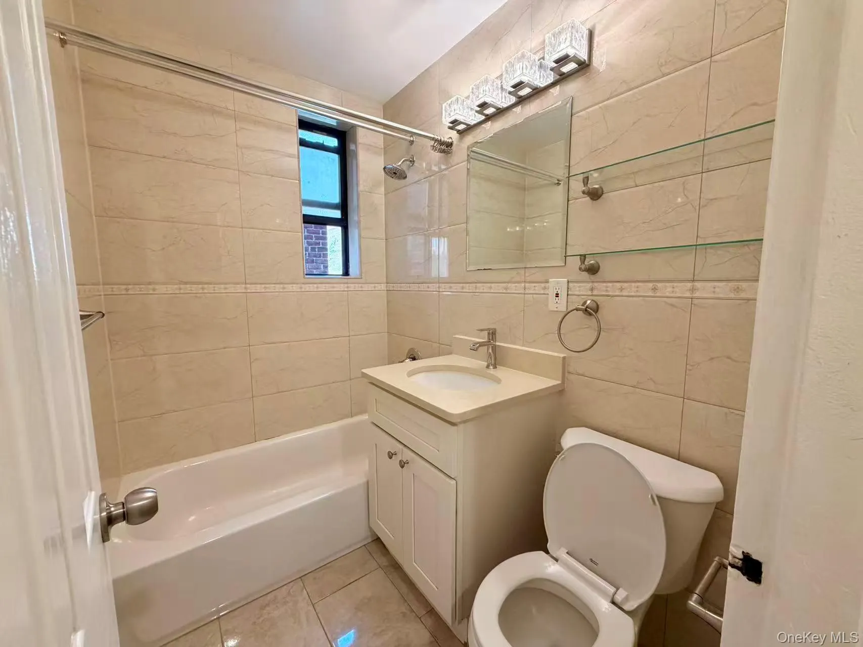 85-14 Broadway, New York, NY, 1 Bedroom Bedrooms, 3 Rooms Rooms,1 BathroomBathrooms,Residential,For Rent,Broadway,0,KEY1018829 85-14 Broadway, New York, NY, 1 Bedroom Bedrooms, 3 Rooms Rooms,1 BathroomBathrooms,Residential,For Rent,Broadway,0,KEY1018829