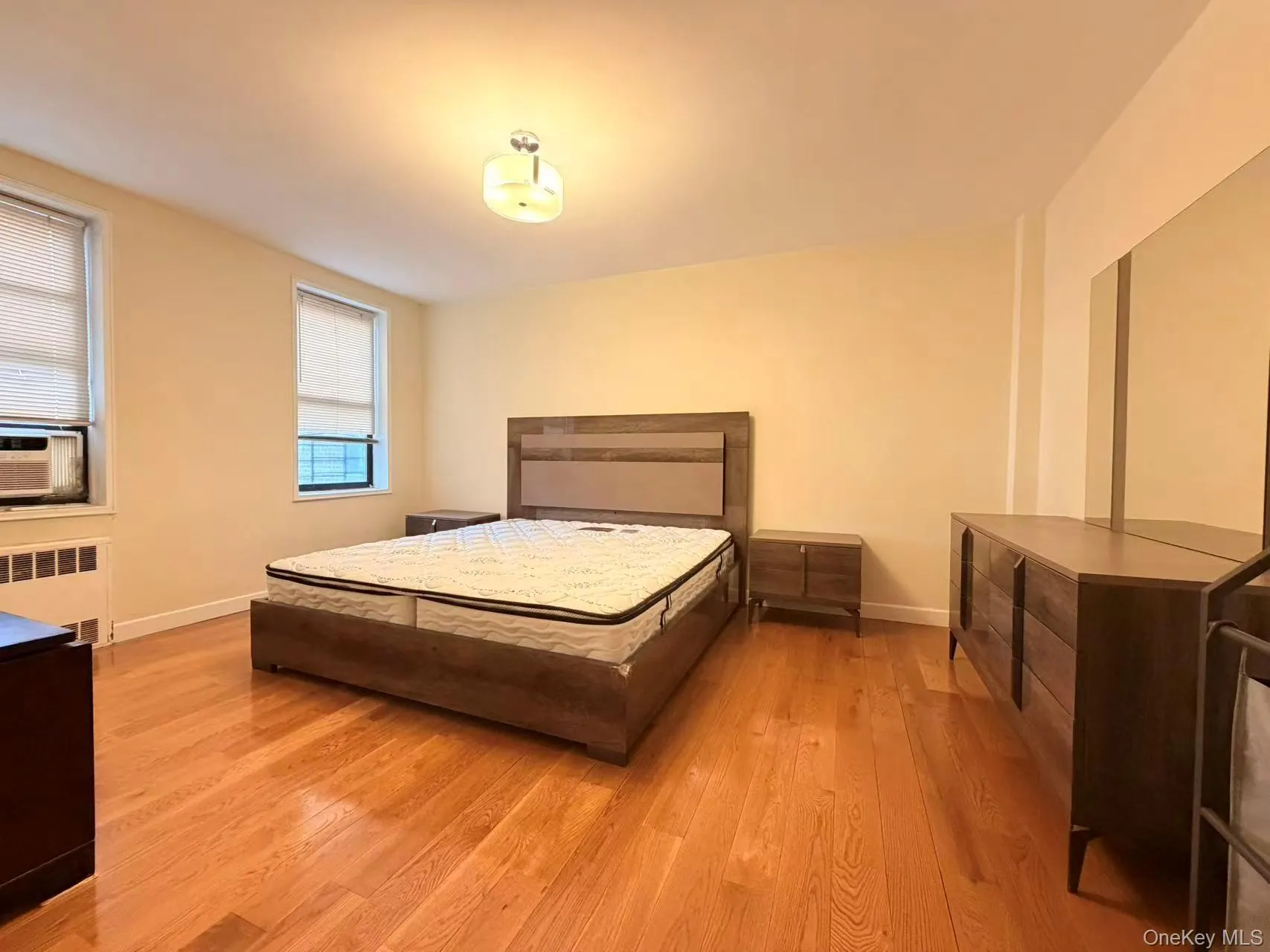 85-14 Broadway, New York, NY, 1 Bedroom Bedrooms, 3 Rooms Rooms,1 BathroomBathrooms,Residential,For Rent,Broadway,0,KEY1018829 85-14 Broadway, New York, NY, 1 Bedroom Bedrooms, 3 Rooms Rooms,1 BathroomBathrooms,Residential,For Rent,Broadway,0,KEY1018829