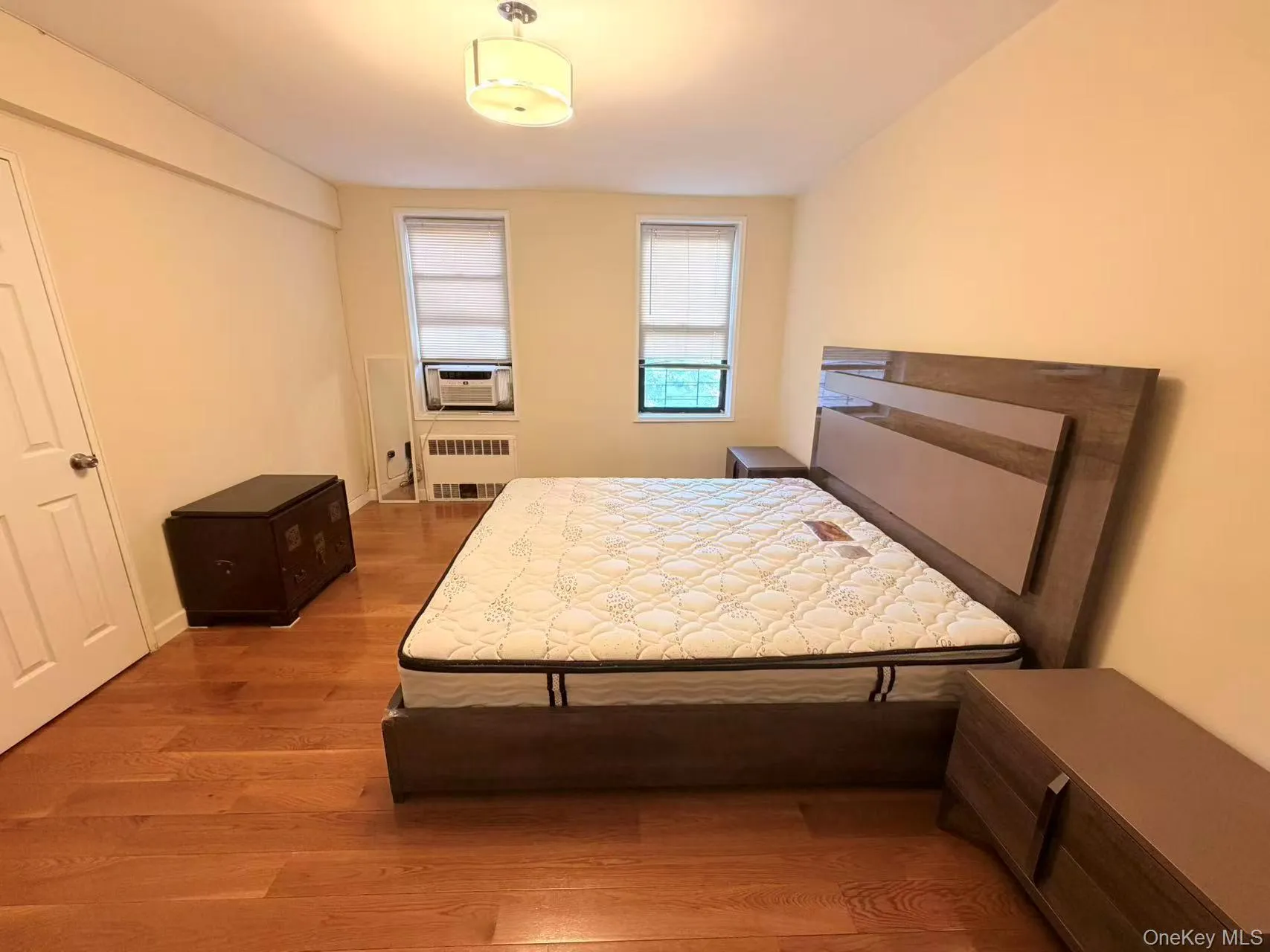 85-14 Broadway, New York, NY, 1 Bedroom Bedrooms, 3 Rooms Rooms,1 BathroomBathrooms,Residential,For Rent,Broadway,0,KEY1018829 85-14 Broadway, New York, NY, 1 Bedroom Bedrooms, 3 Rooms Rooms,1 BathroomBathrooms,Residential,For Rent,Broadway,0,KEY1018829