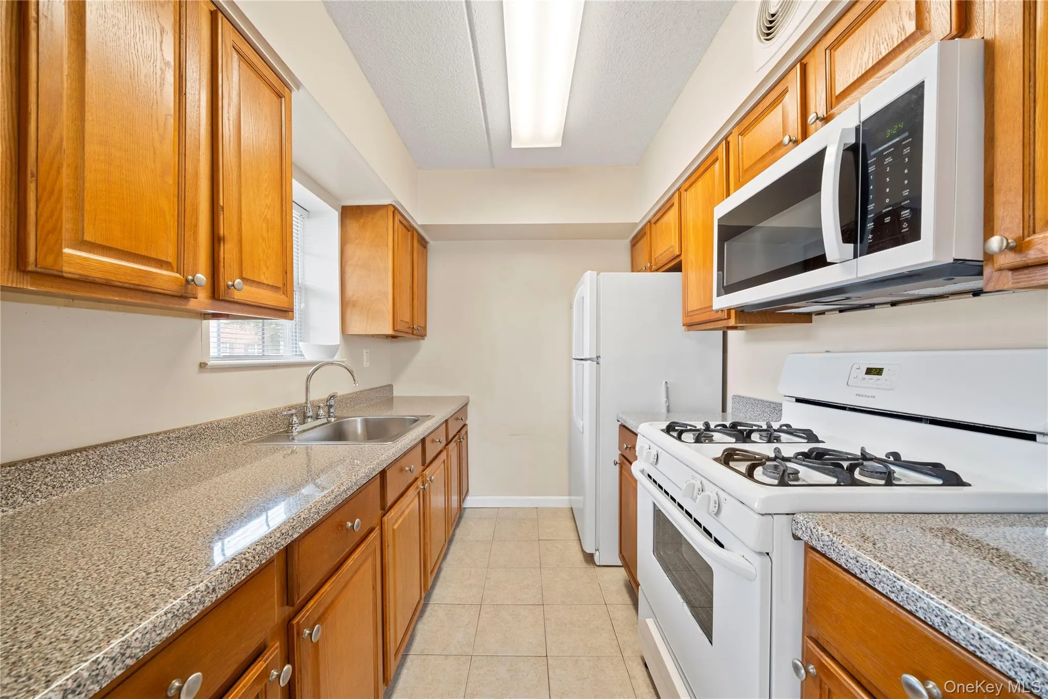 195 Beach 60th Street, New York, NY, 5 Bedrooms Bedrooms, 10 Rooms Rooms,3 BathroomsBathrooms,Residential,For Rent,Beach 60th,0,KEY1018834 195 Beach 60th Street, New York, NY, 5 Bedrooms Bedrooms, 10 Rooms Rooms,3 BathroomsBathrooms,Residential,For Rent,Beach 60th,0,KEY1018834