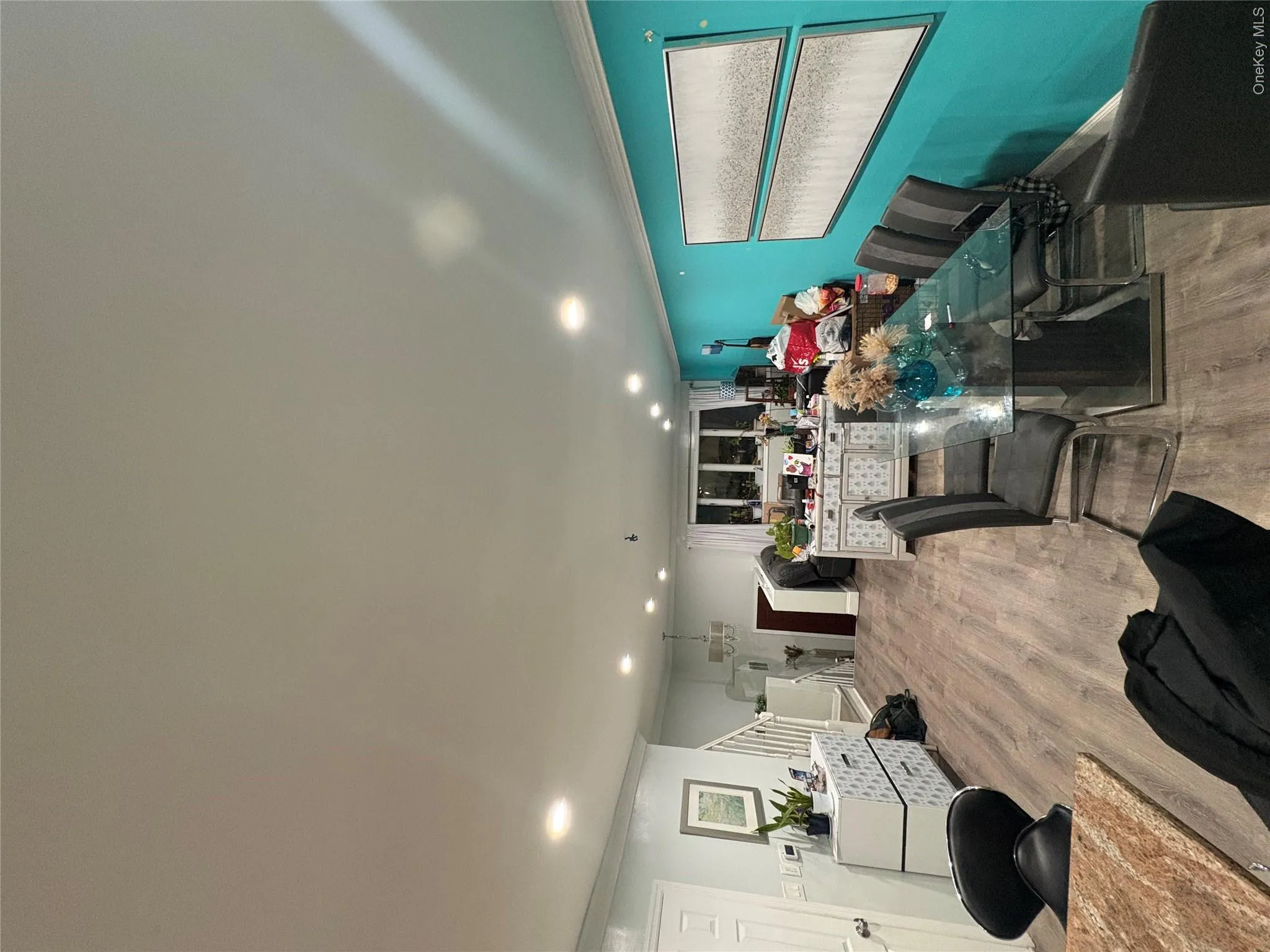 277 Graff Avenue, New York, NY, 3 Bedrooms Bedrooms, 6 Rooms Rooms,1 BathroomBathrooms,Residential,For Rent,Graff,0,1018837 277 Graff Avenue, New York, NY, 3 Bedrooms Bedrooms, 6 Rooms Rooms,1 BathroomBathrooms,Residential,For Rent,Graff,0,1018837